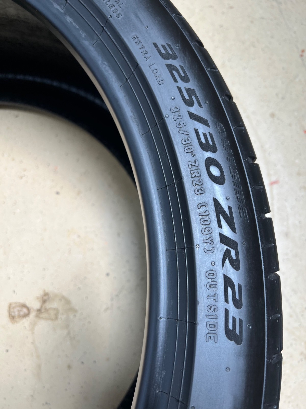 1 – NICE 325/30ZR23 XL (109Y) Pirelli P Zero PZ4 (L1 ELECT) Lamborghini – 6020