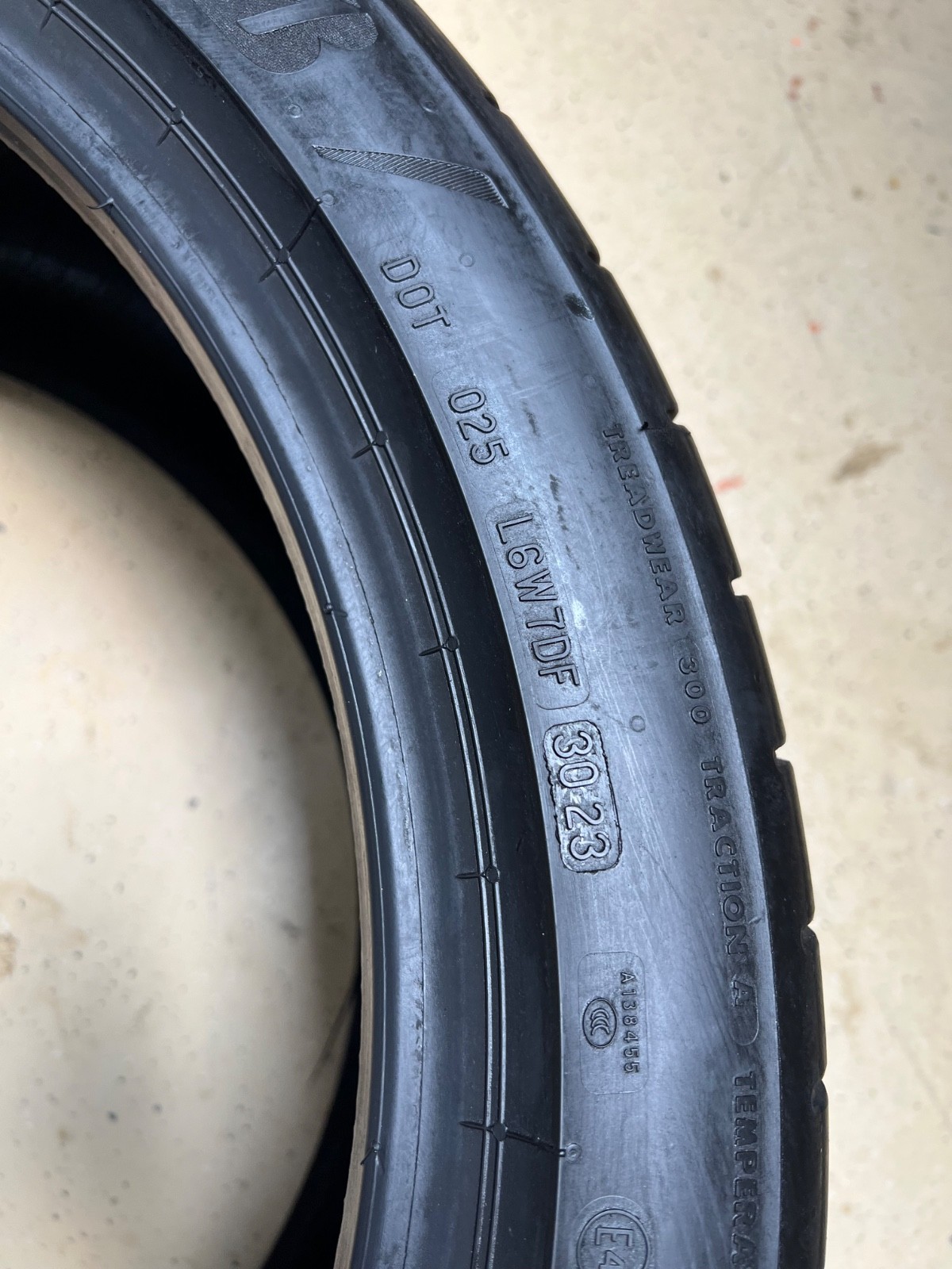 1 – NICE 285/35ZR20 (100Y) Bridgestone Potenza Sport – 7049