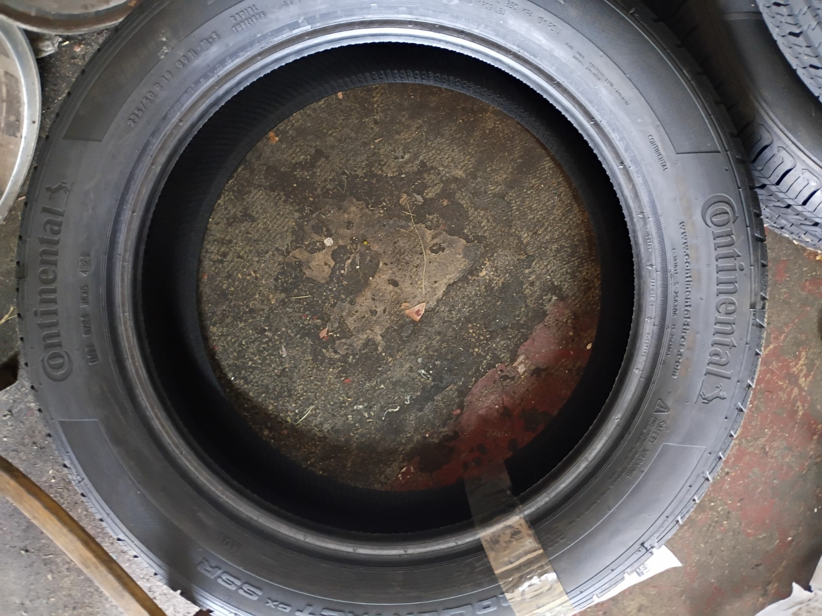Continental ProContact gx moe ssr runflat 23550R19 Tire #2