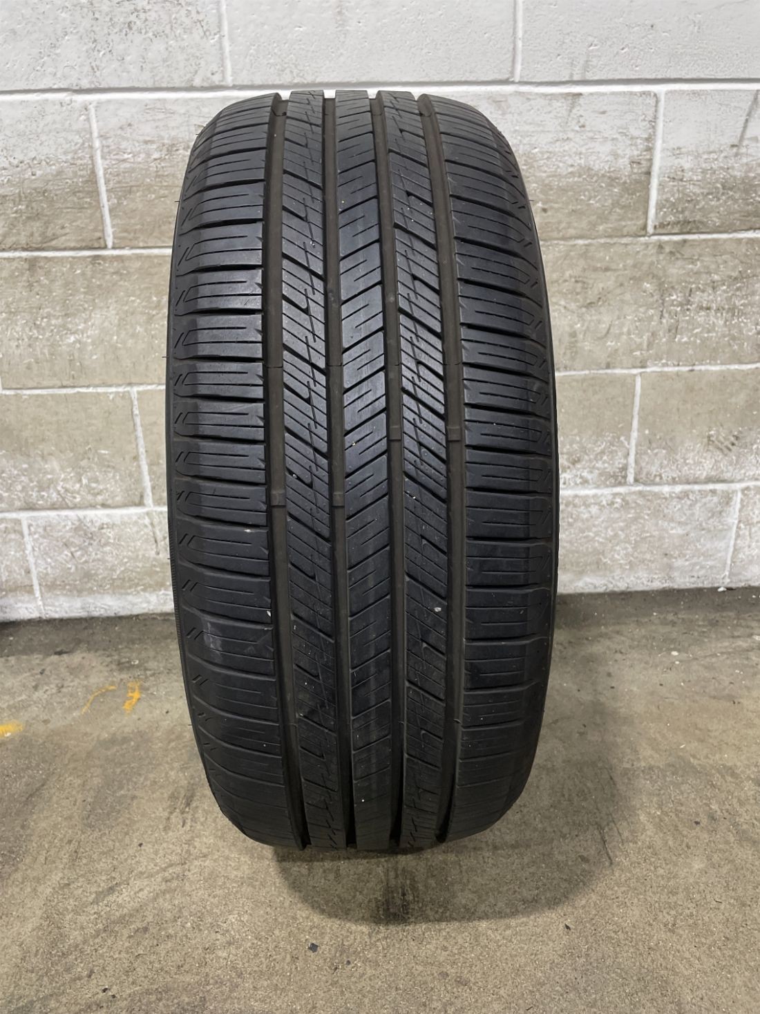 1x P255/50R20 Blackhawk Agility SUV 9/32 109 V Used Tire 2555020
