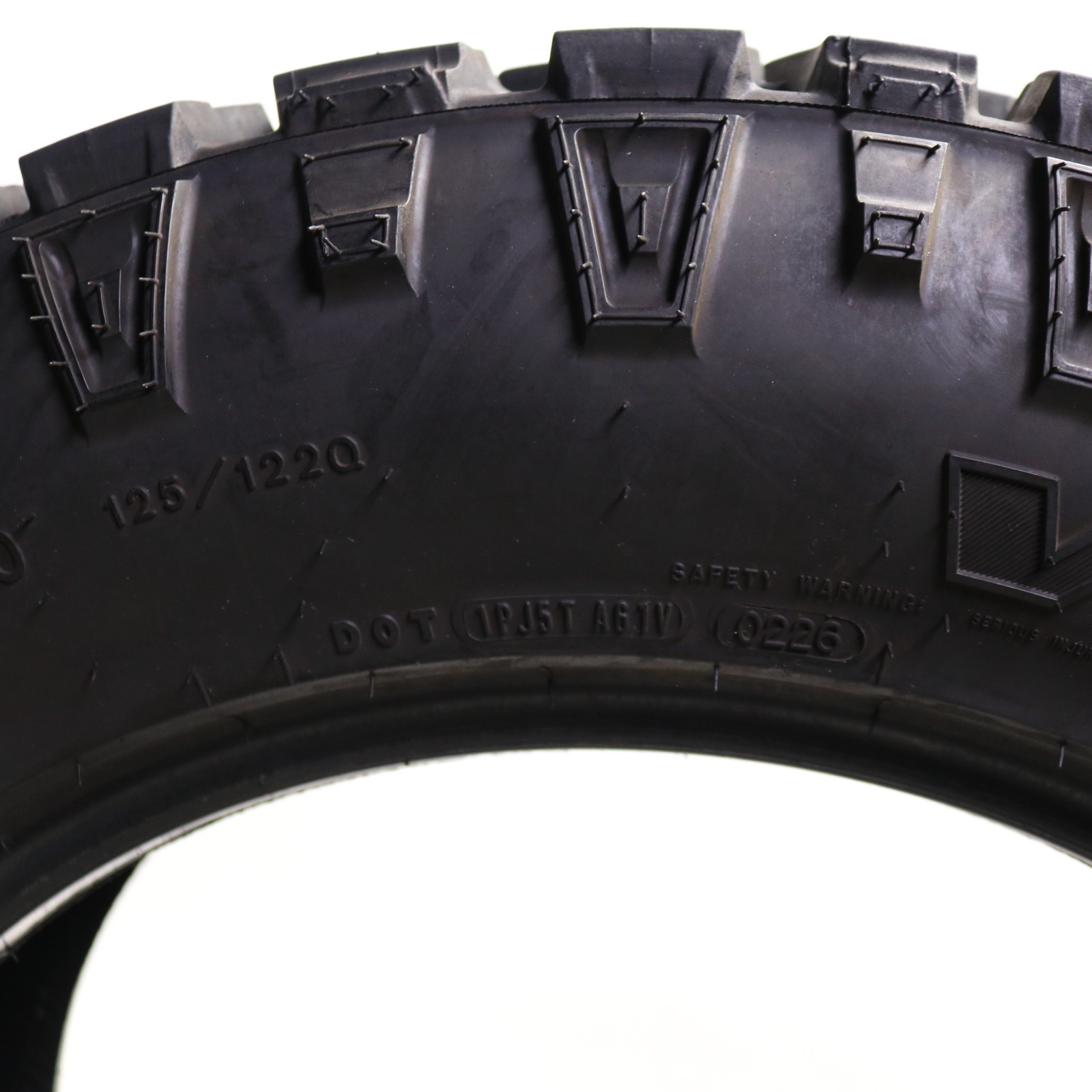 Used LT 285/60R20 Goodyear Wrangler Duratrac – 125/122Q – 17/32