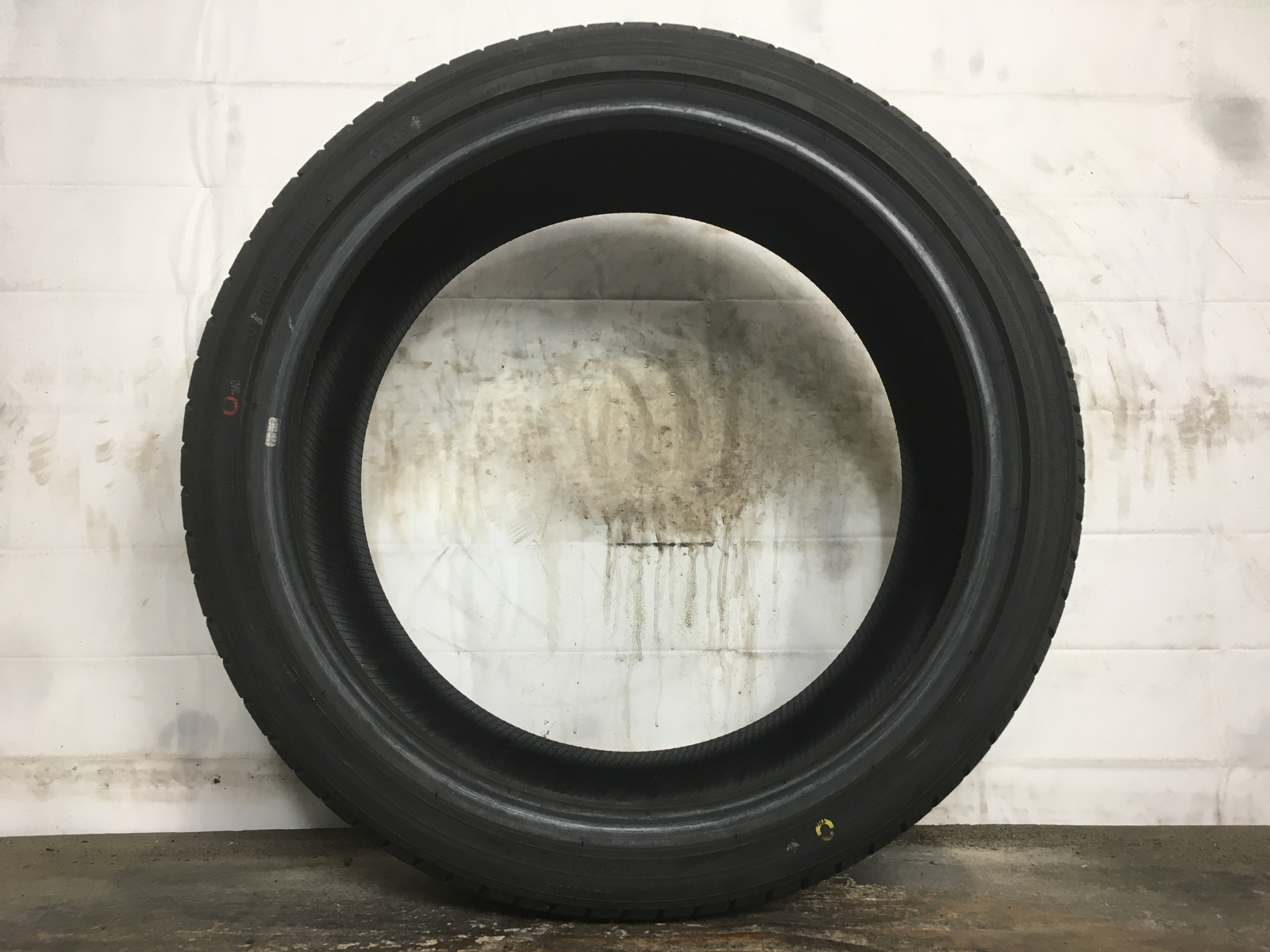 [1] Yokohama YK-GTX All Season P225/40R19 225 40 19 Tire – Driven Once