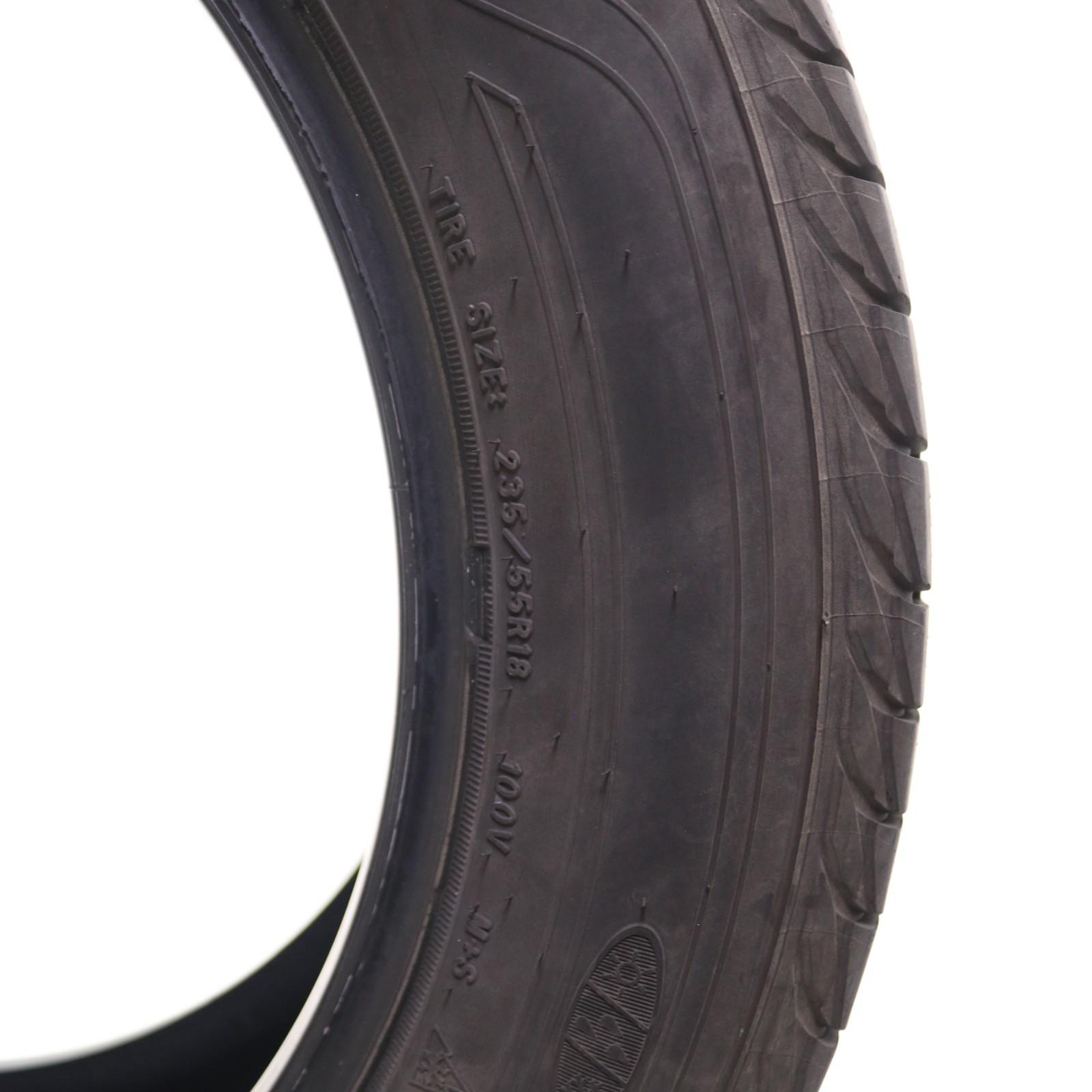 Used 235/55R18 Goodyear Assurance WeatherReady – 100V – 6.5/32