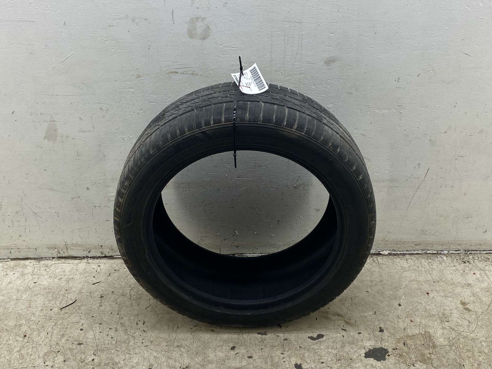 2022 2.5L FWD SUMITOMO HTR A/S P03 255/45R/20 TIRE DOT 0423 6/32 DEPTH TREAD