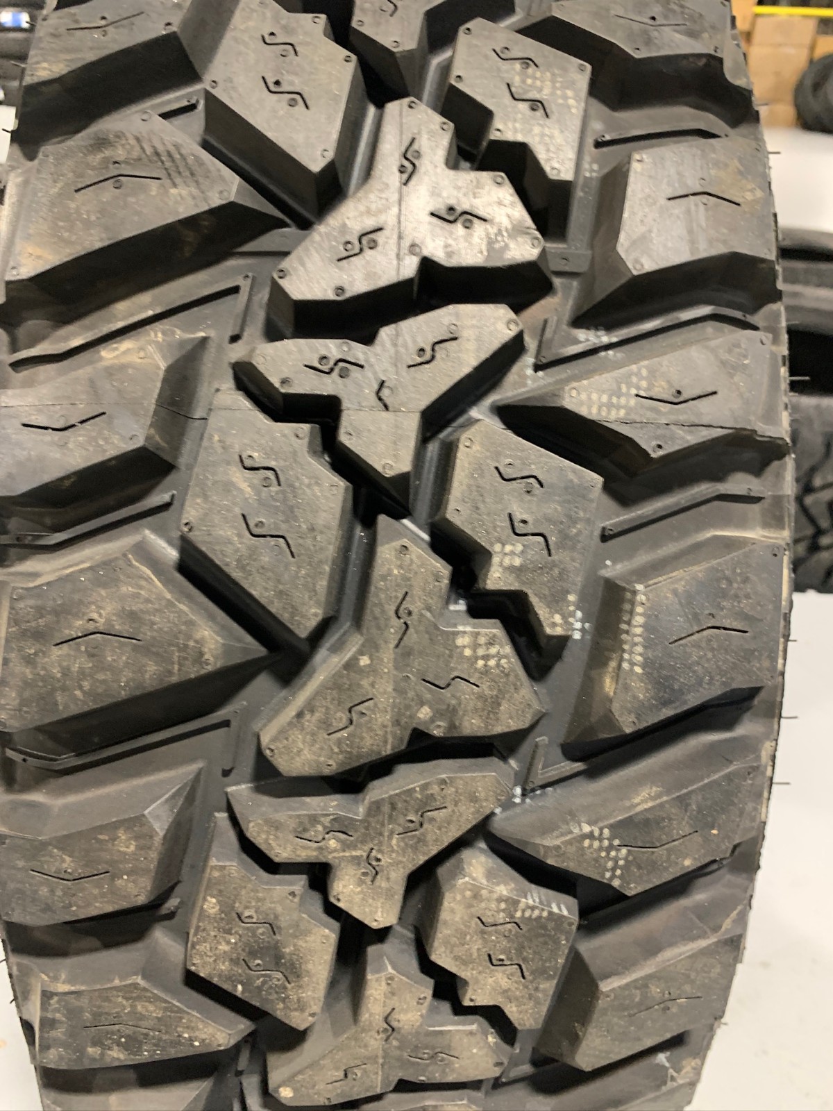 1 New LT 31 10.50 15 LRC 6 Ply Kelly Safari MT Mud Tire
