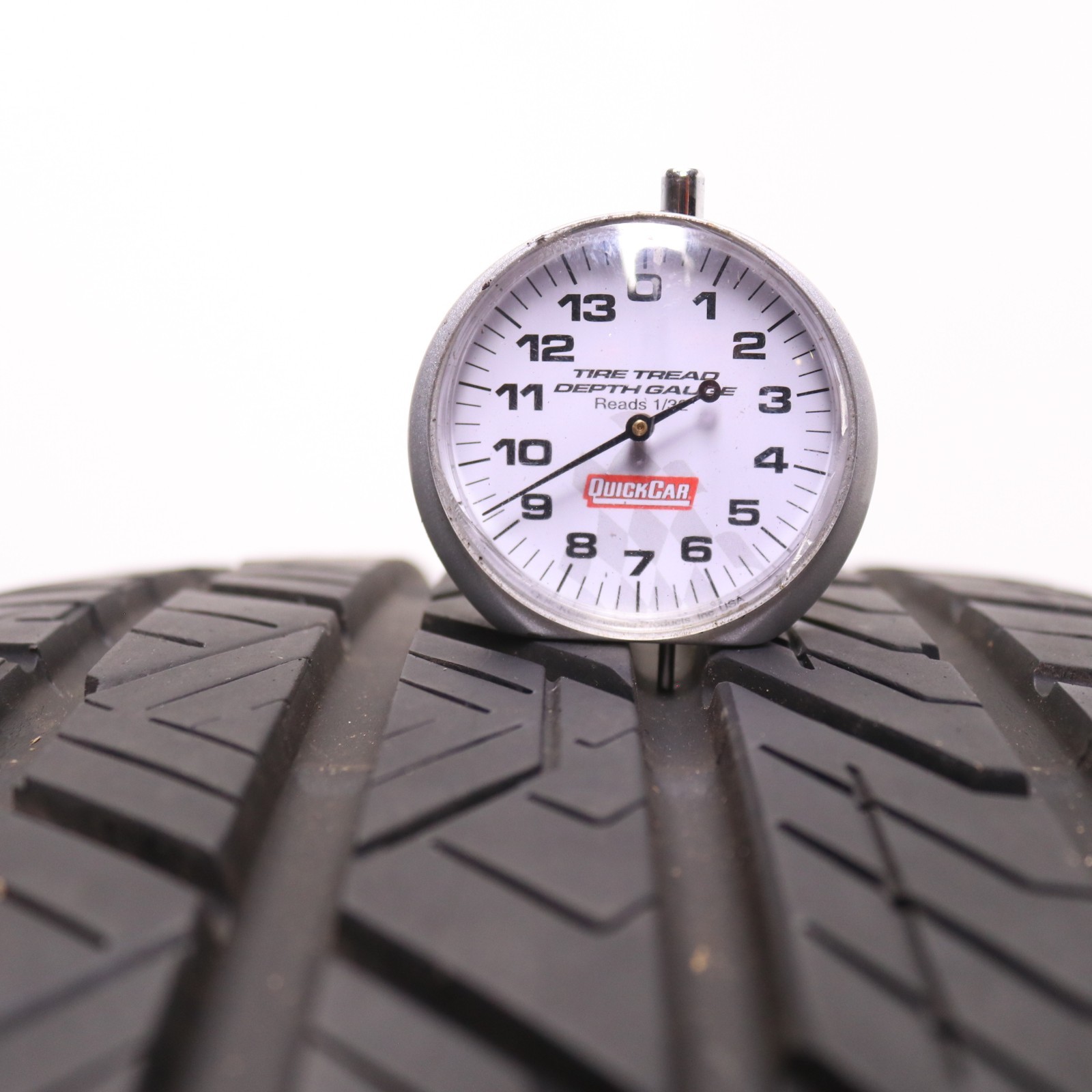Set of 2 Used 235/40ZR18 Road Hugger GTZ – 95W – 9-10/32