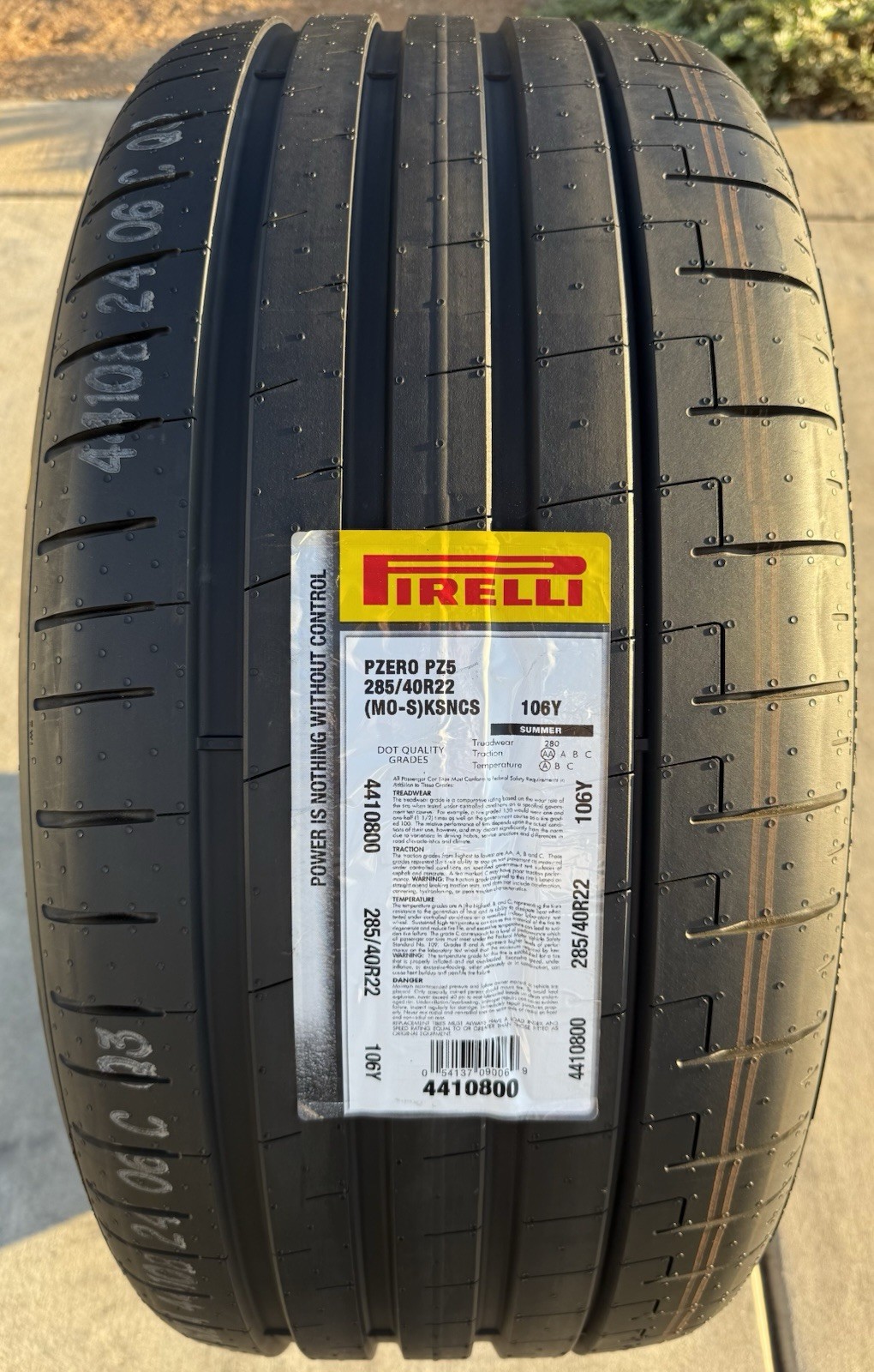 Set of 4 BRAND NEW 285/40R22 106Y Pirelli P Zero PZ5 MO-S Noise Canceling Tires