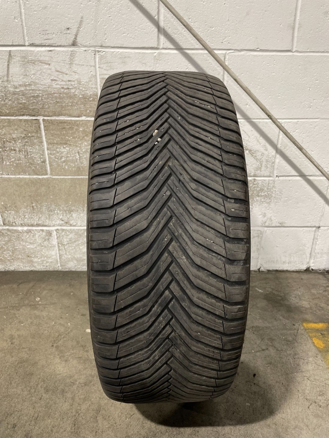 1x P265/45R21 Michelin Cross Climate2 A/W 8/32 108 V Used Tire 2654521