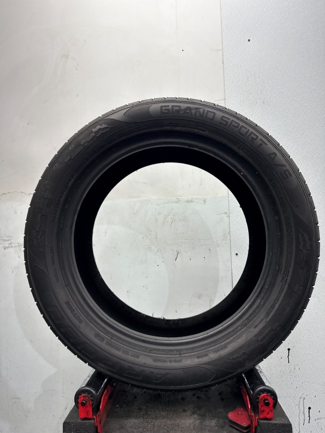 1 Used P235/50R17 Arroyo Grand Sport A/S 100 W – 9/32