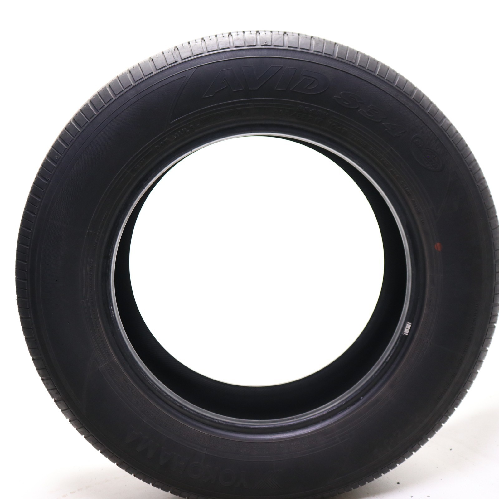 Set of 4 Used 235/65R17 Yokohama Avid S34RV – 104T – 8.5-9.5/32