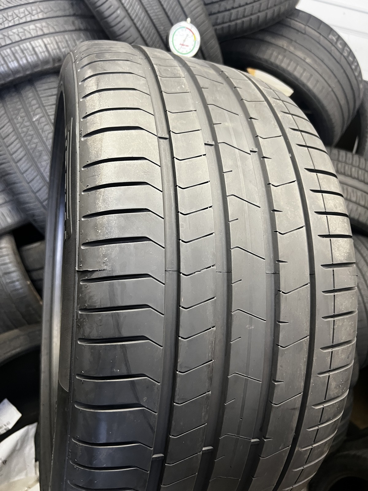 1 Tire Pirelli P Zero PZ4 Run Flat BMW 315/35R21 111Y DOT.2724 8/32