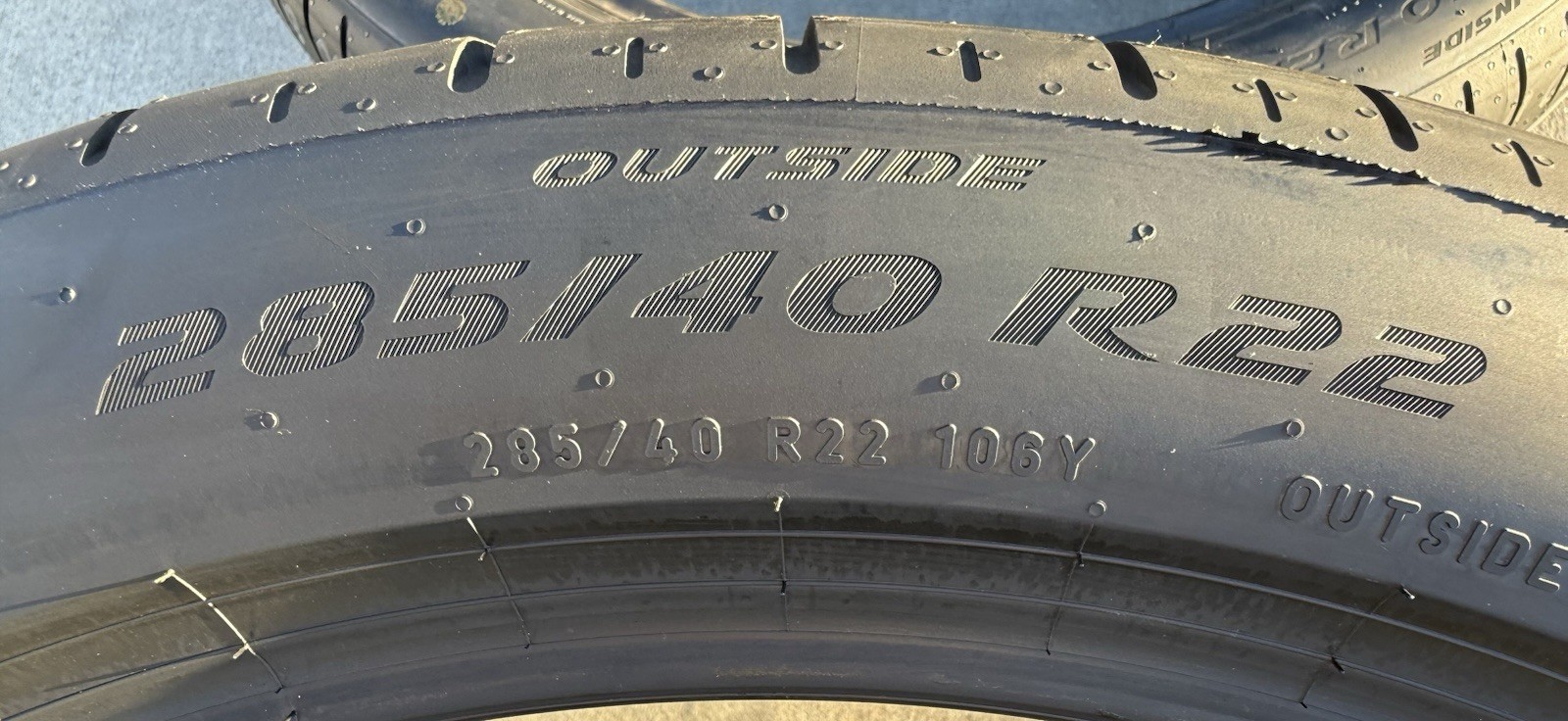Set of 4 BRAND NEW 285/40R22 106Y Pirelli P Zero PZ5 MO-S Noise Canceling Tires