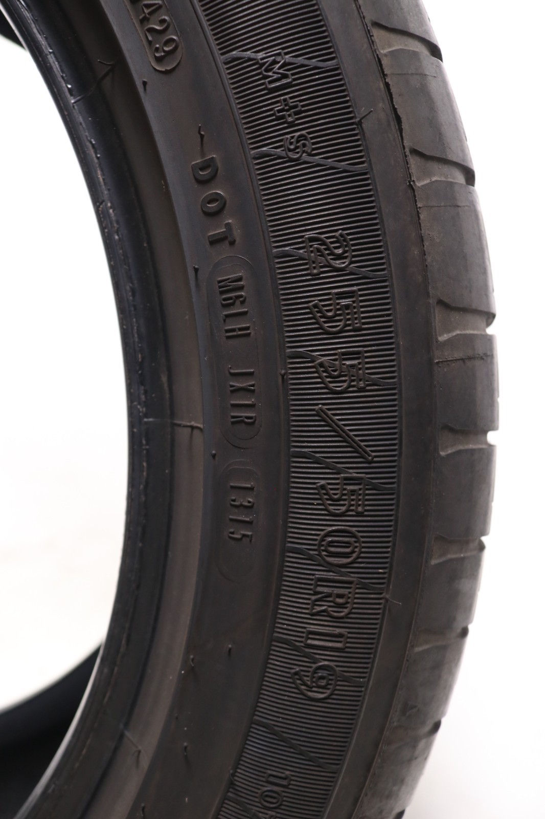 Set of 2 Used 255/50R19 Goodyear Eagle LS-2 Run Flat – 107H – 8.5-9.5/32