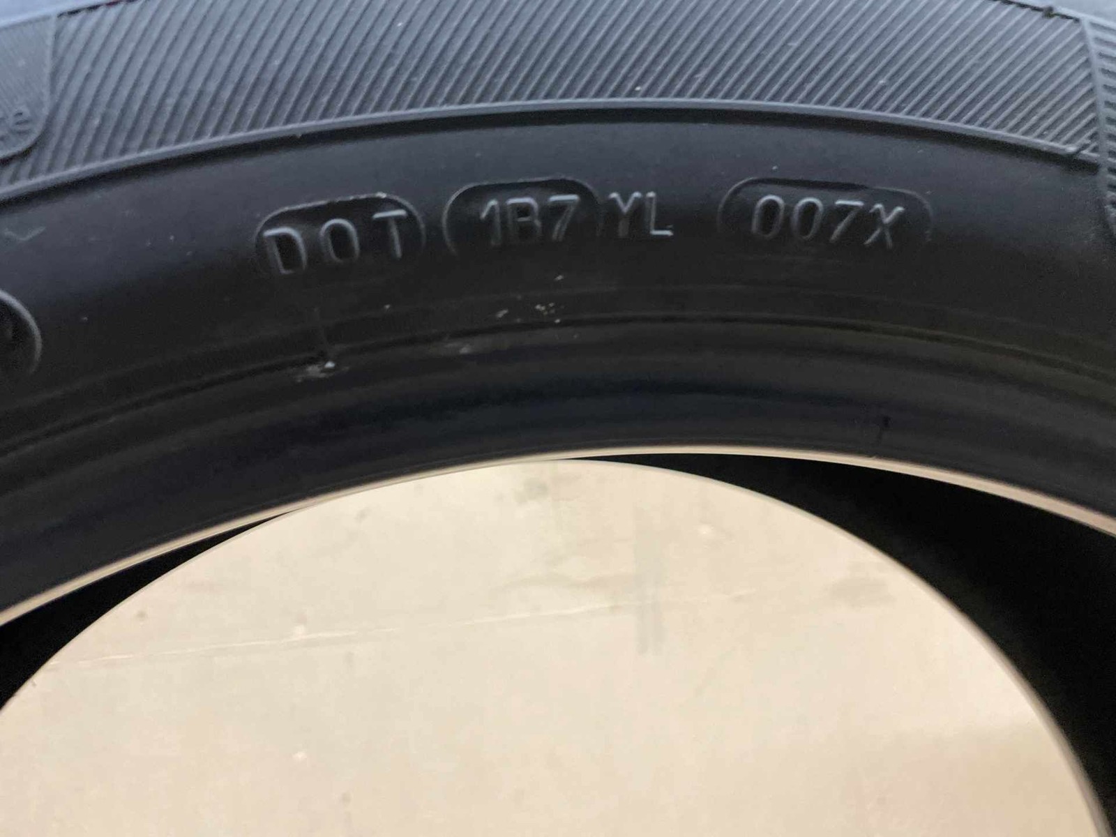 (A) MICHELIN DEFENDER LTX M/S 255/50R20 109H EXTRA LOAD DOT 4822 7/32NDS