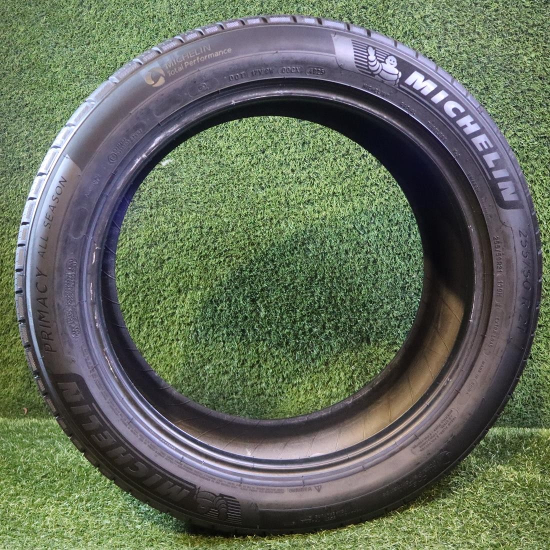 4 255 50 21 Michelin Primacy A/S with 85% Tread 8/32 109H #28000