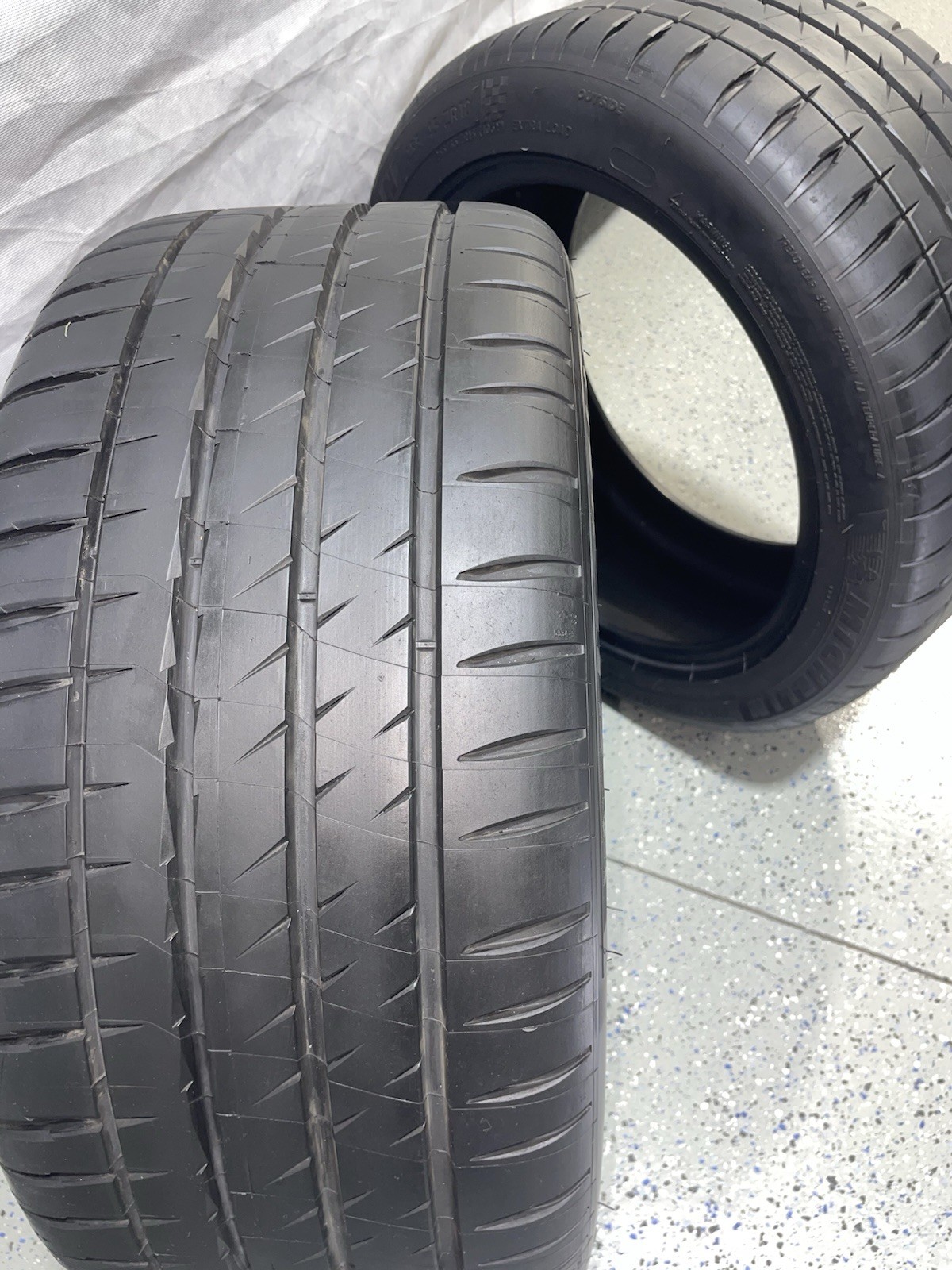 Michelin Pilot Sport 4S 255/45R18 Tires – Set of 2 – New/Unpackaged/Unused