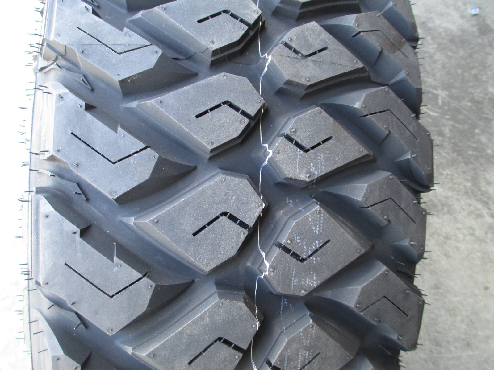 4 New 35X12.50R20 Maxxis Razr MT Mud Tires 35125020 35 1250 20 12.50 R20 M/T E