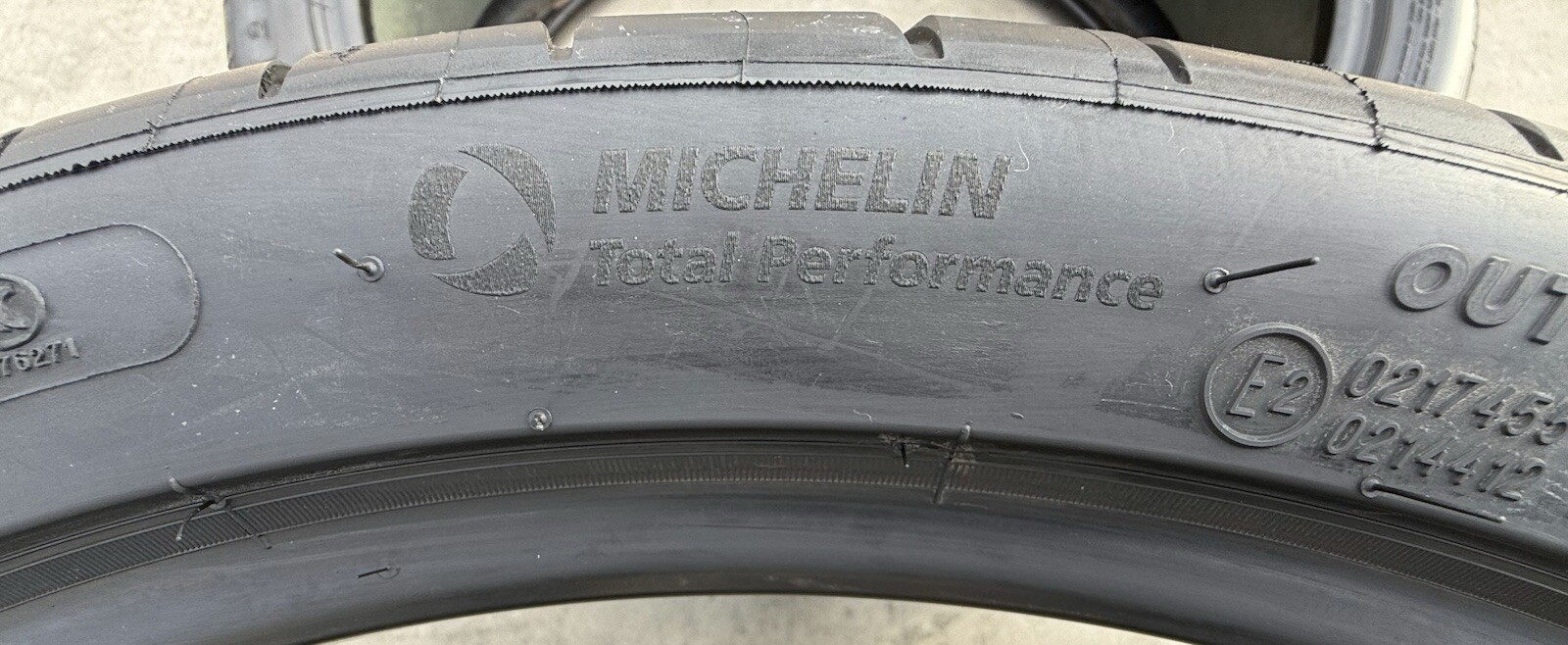 Set of TWO BRAND NEW 245/35ZR21 96Y Michelin Pilot Sport 4S Tires 2453521