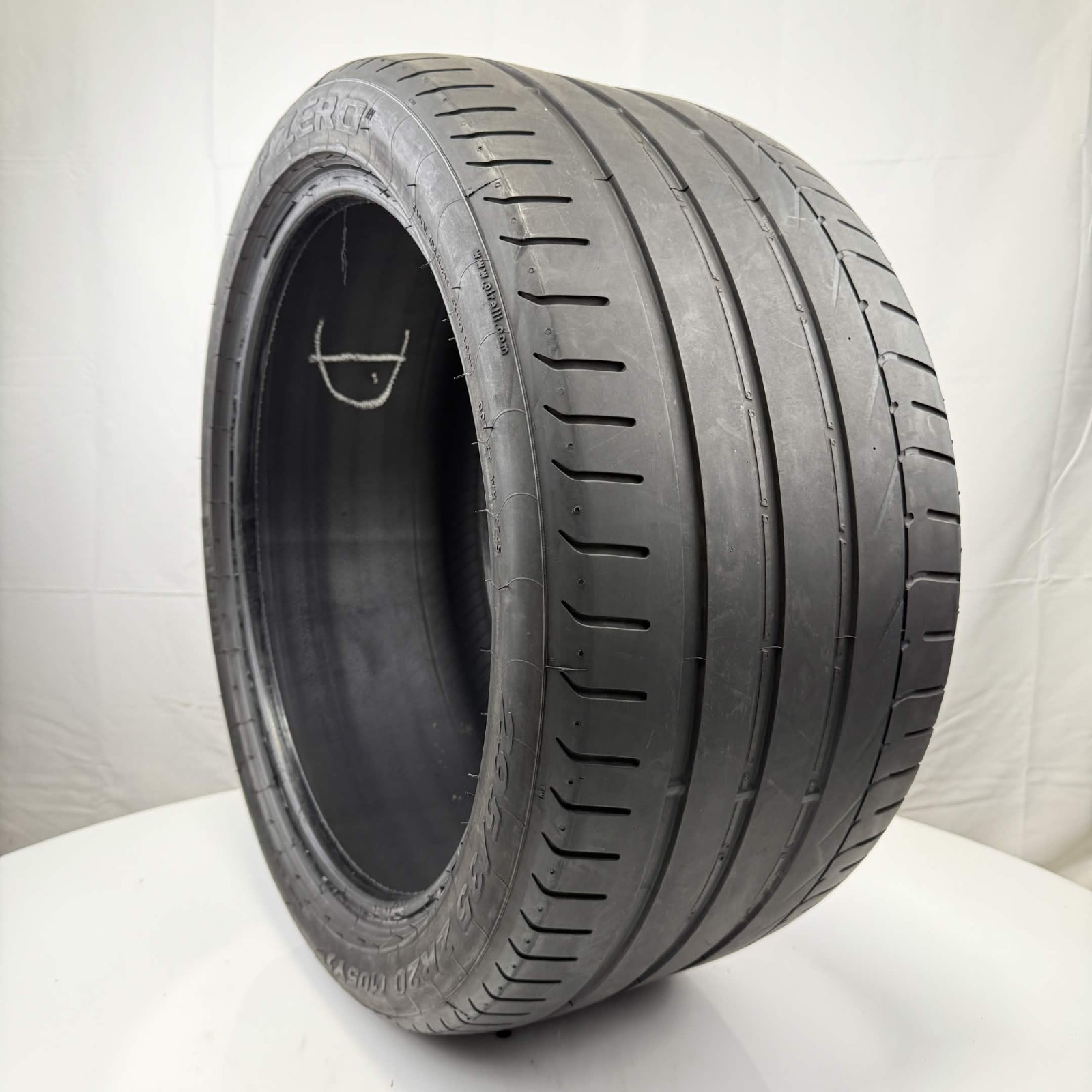 Used 295/35ZR20 Pirelli P Zero 105Y 4.5/32 (DOT 20)