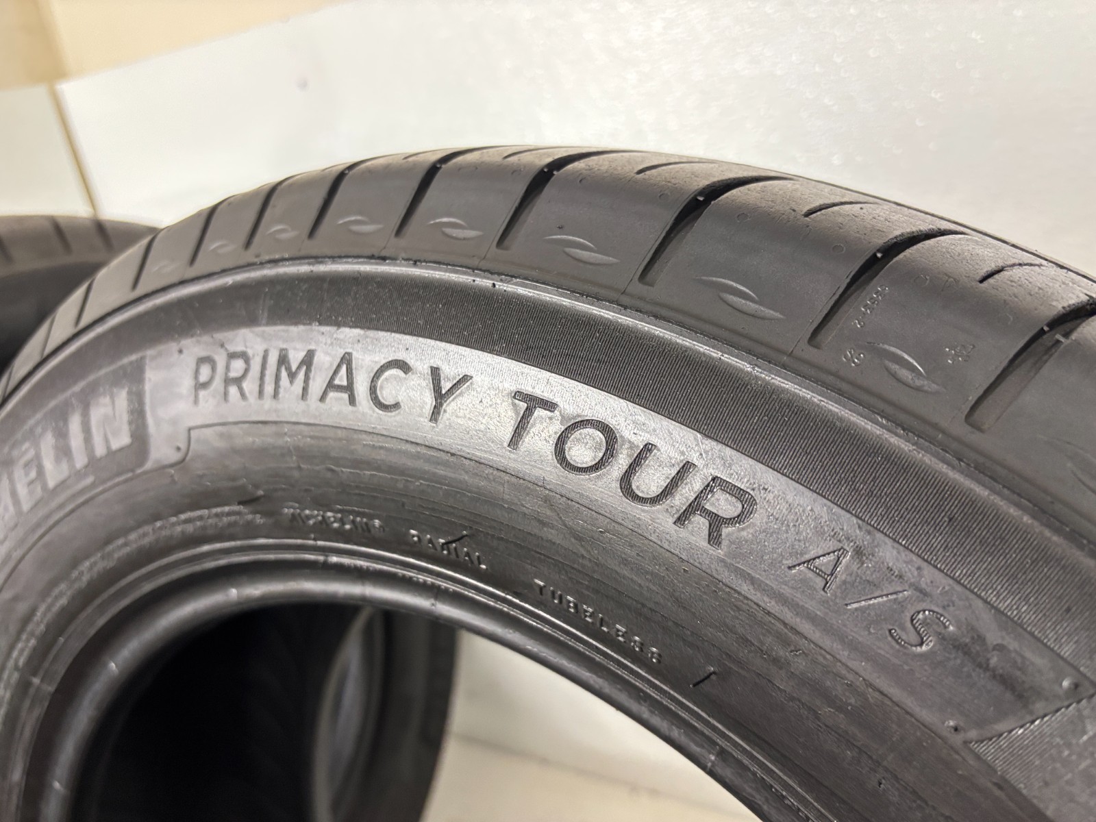 NO SHIPPING ONLY LOCAL PICK UP Set 4 Tires 235 65 18 Michelin Primacy Tour A/S