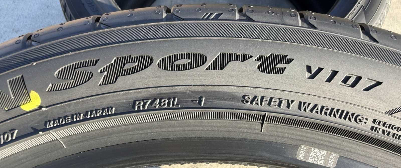 Set of FOUR BRAND NEW 265/35ZR18 (97Y) Yokohama ADVAN Sport V107 Tires 2653518
