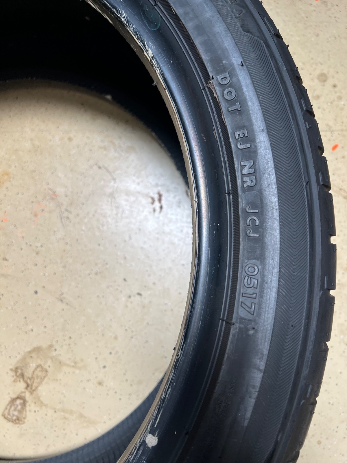 2 – NEW 255/40R19 XL (100Y) Bridgestone Potenza S001 (AO) Audi OEM – 6062