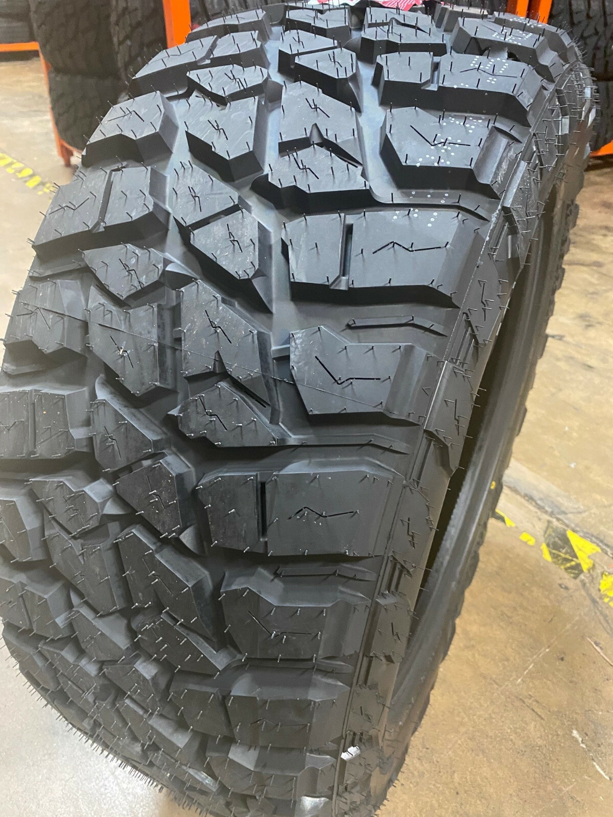 2 NEW 33×12.50R15 LANDSPIDER WILDTRAXX Tires M/T 33 12.50 15 LRC MT Mud Terrain