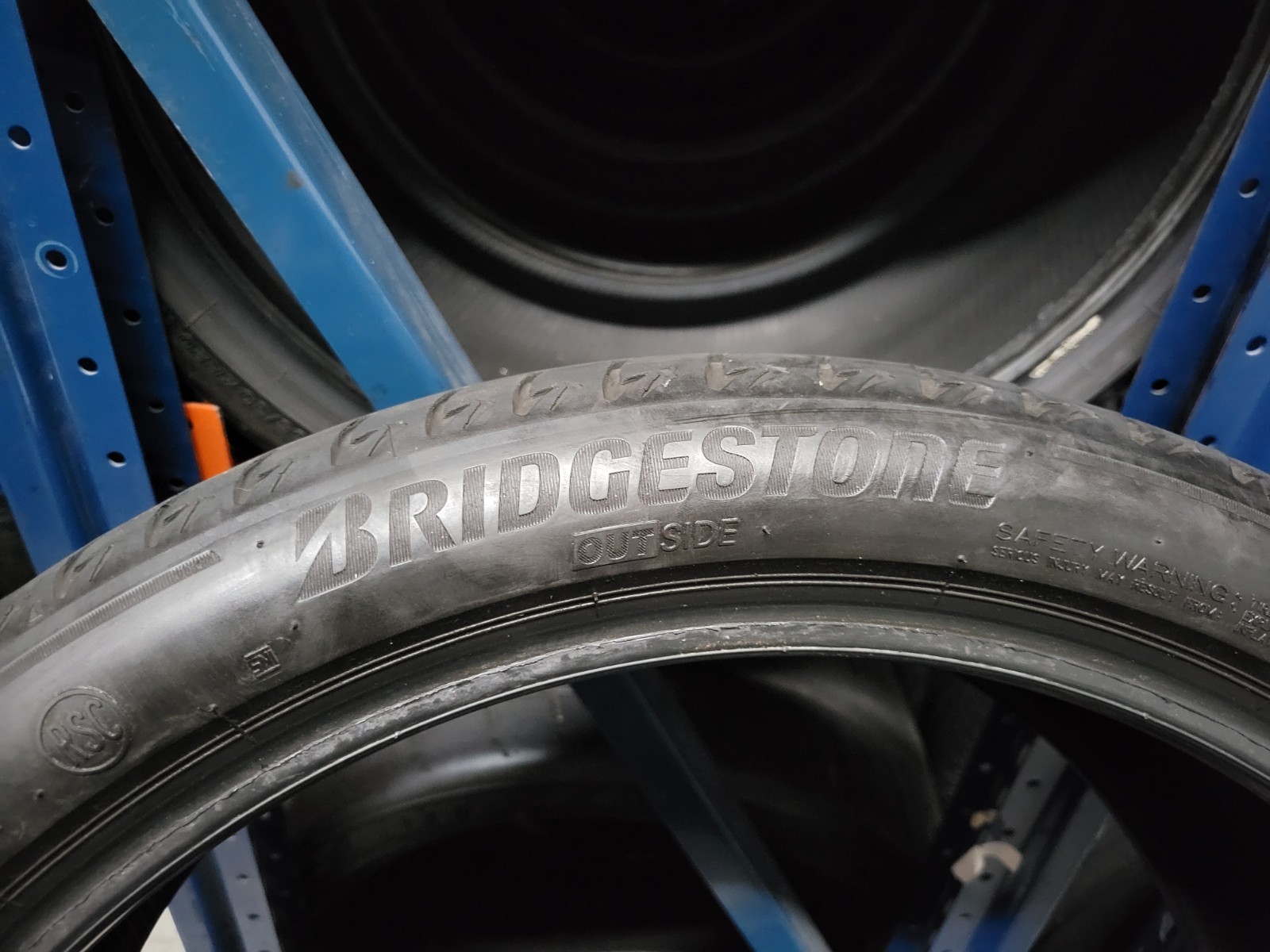 1 SUPER NICE 245/40/21 BRIDGESTONE ALENZA 001 * RFT 245/40R21 100Y 6/32