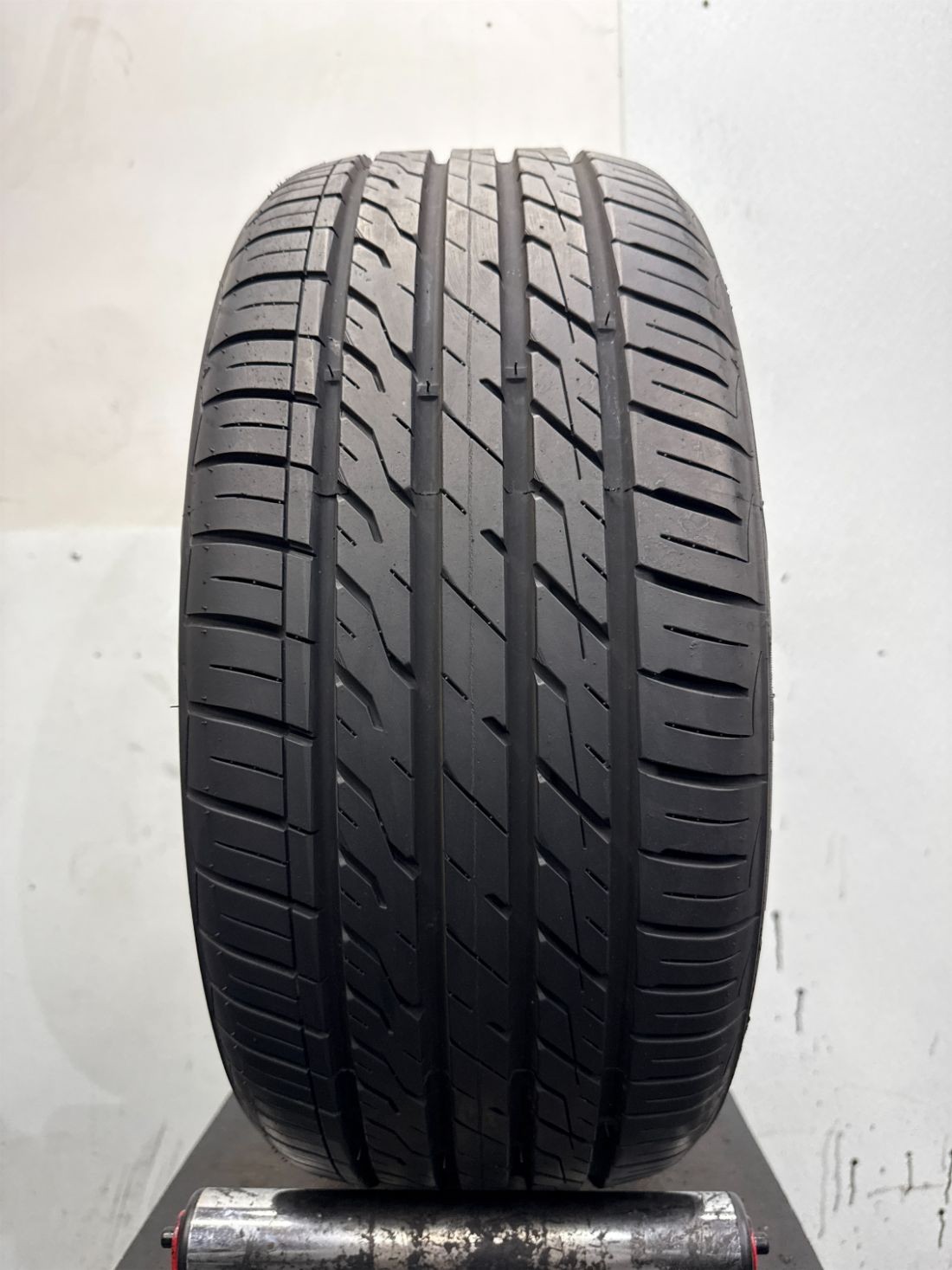 1 Used P235/50R17 Arroyo Grand Sport A/S 100 W – 9/32