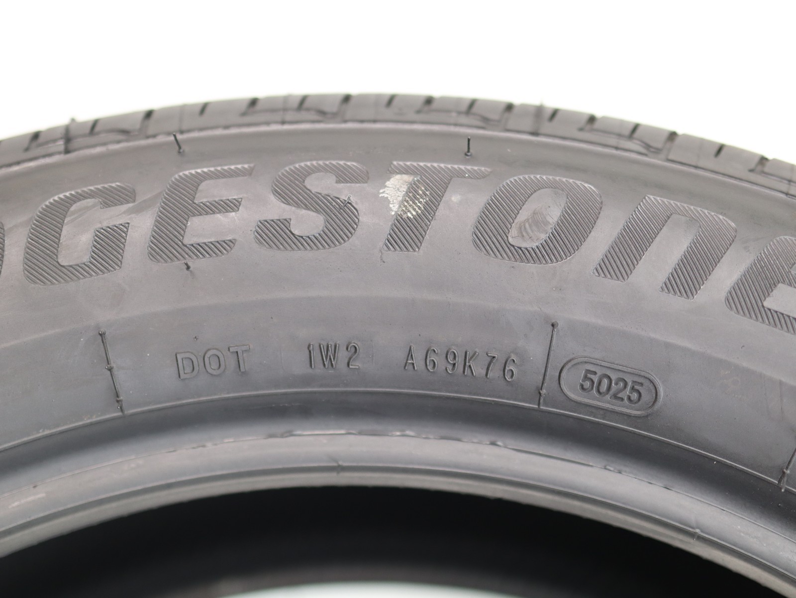 2 245/50R19 Bridgestone Dueler H/P Sport AS NON Run Flat 105H 10/32 DOT5025 1J76