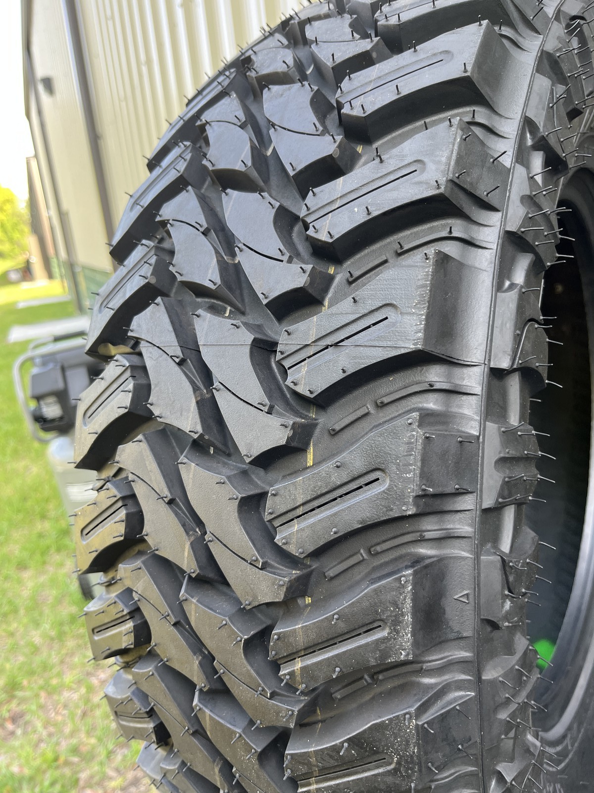 1 New Atturo Trail Blade M/T LT 265/70R17 121/118Q DOT.5023 21/32 New