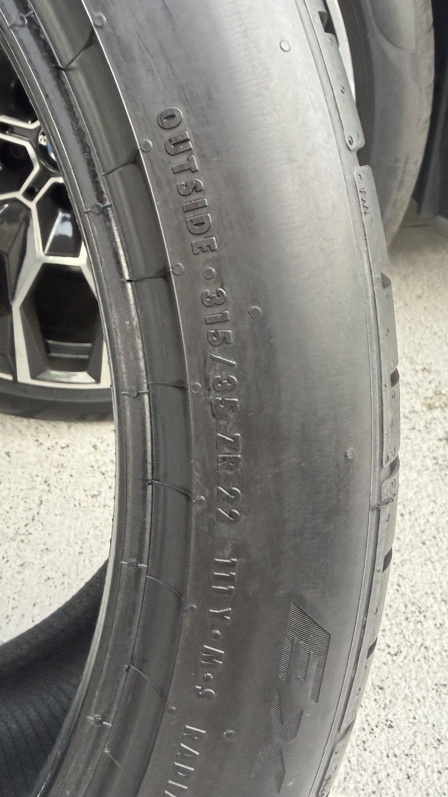 1 Used Continental ExtremeContact DWS 06 Plus 315/35ZR22 315/35/22 3153522 111Y
