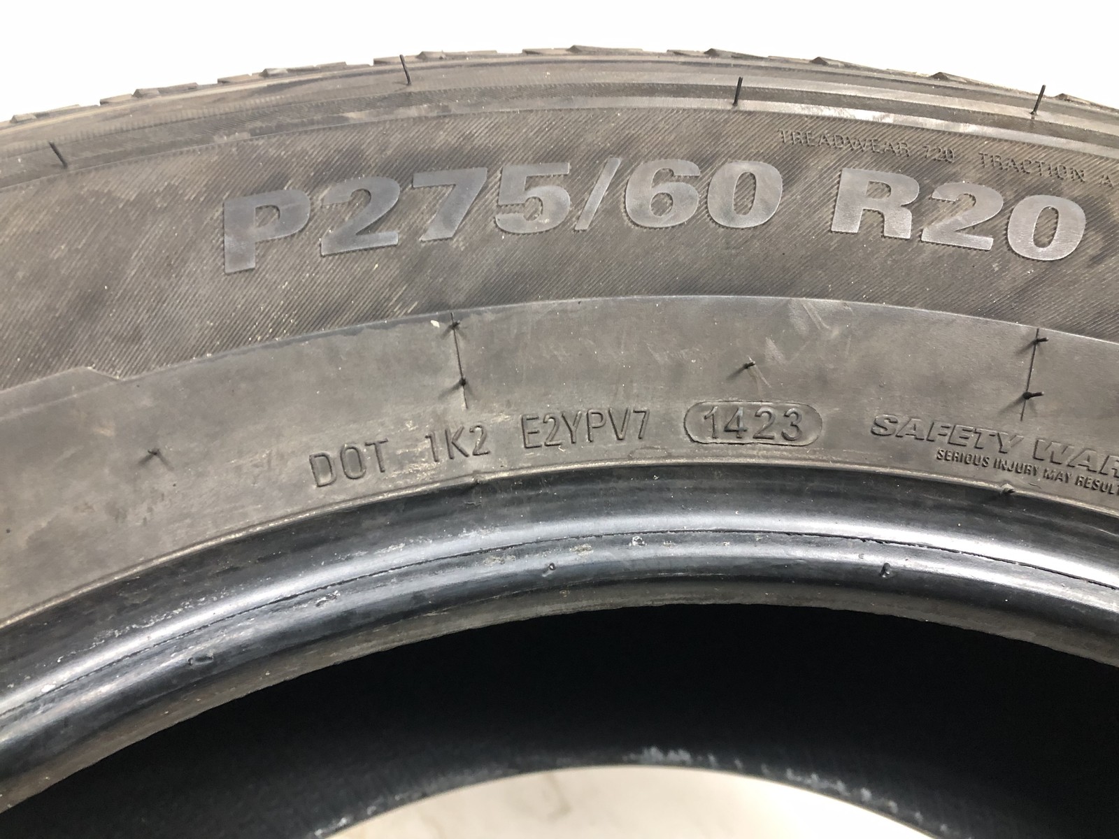 [1] Kumho Crugen HT55 P275/60R20 275 60 20 Tire 9.75/32