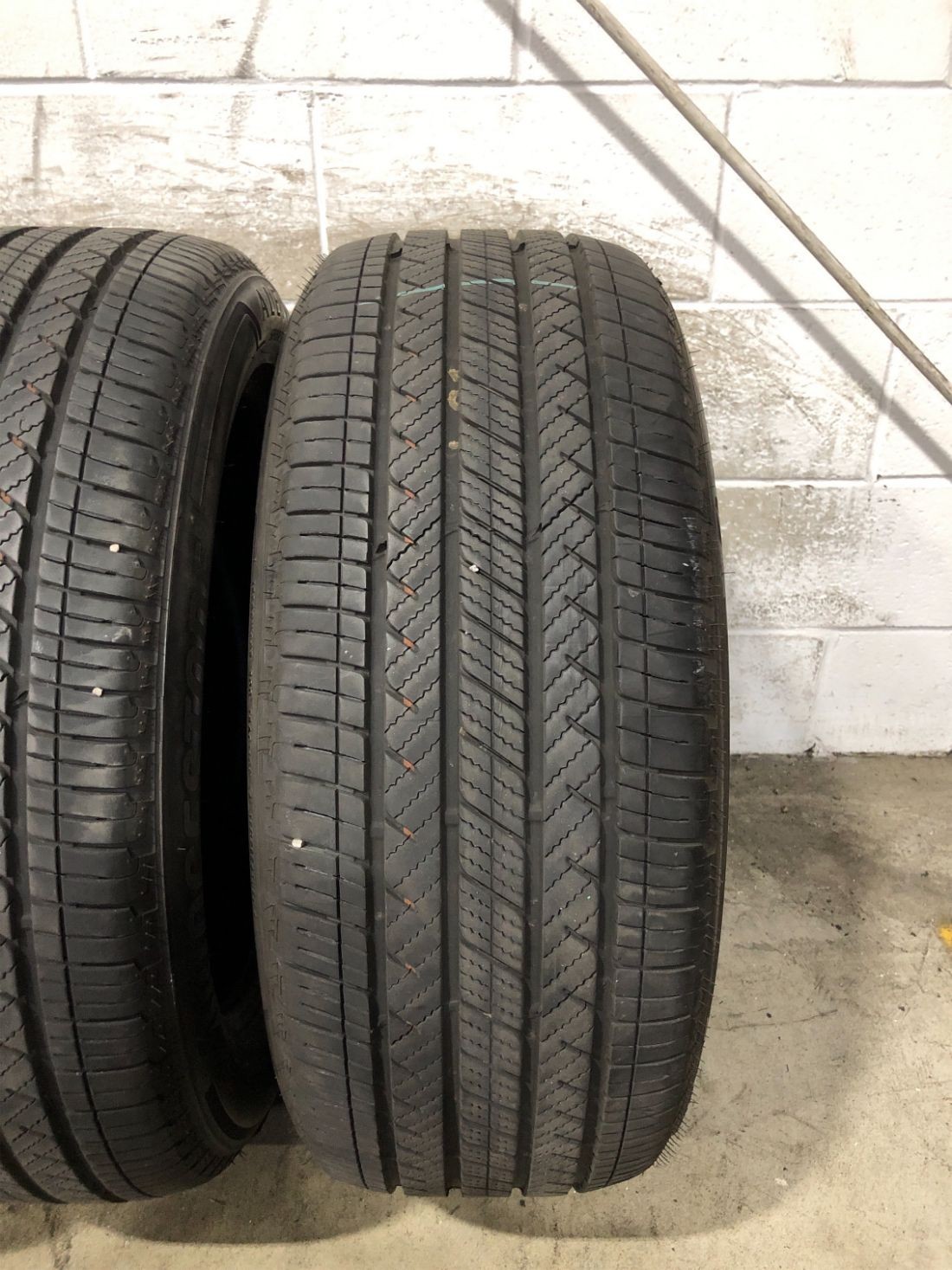 4x P255/50R20 Bridgestone Alenza Sport A/S 8/32 105 H Used Tires 2555020