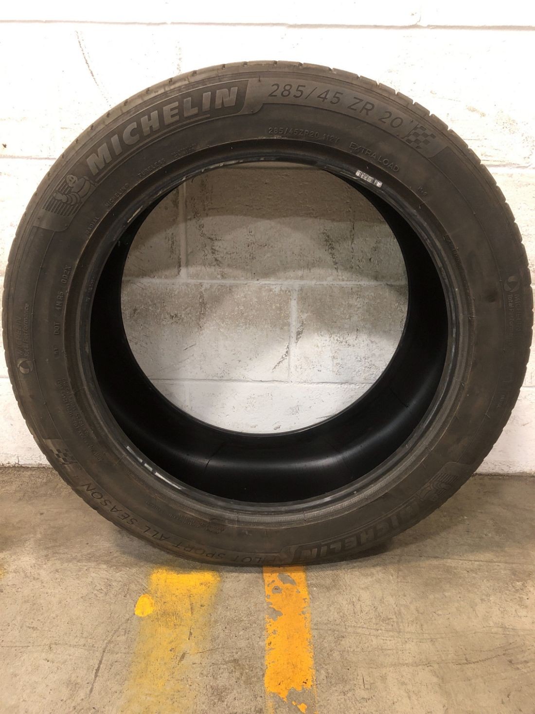 1x P285/45R20 Michelin Pilot Sport A/S 4 8/32 112 Y Used Tire 2854520