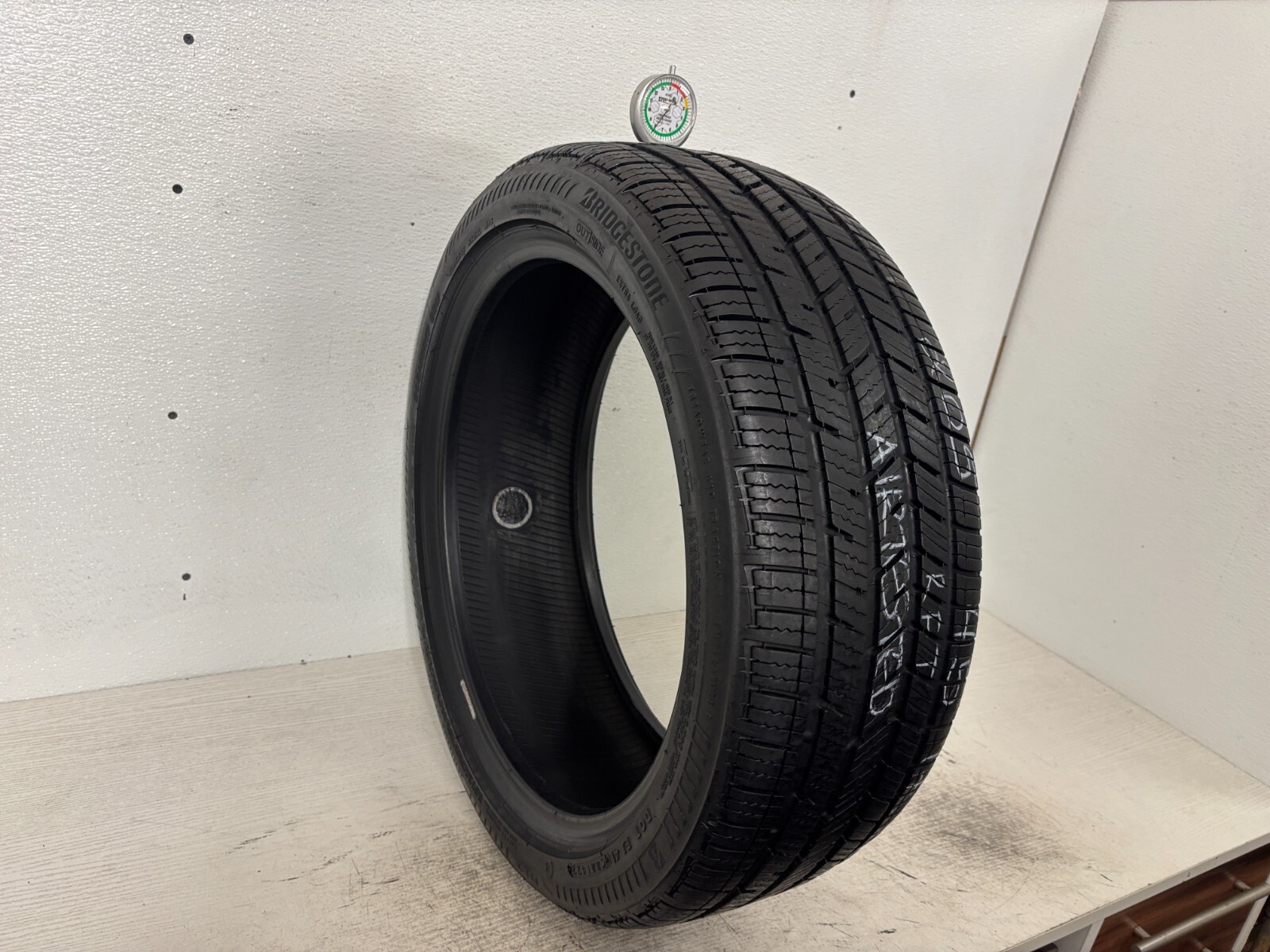 1 Tire 205 45 17 Bridgestone DriveGuard Plus Run Flat 7.00-8.00/32=77-88% Tread