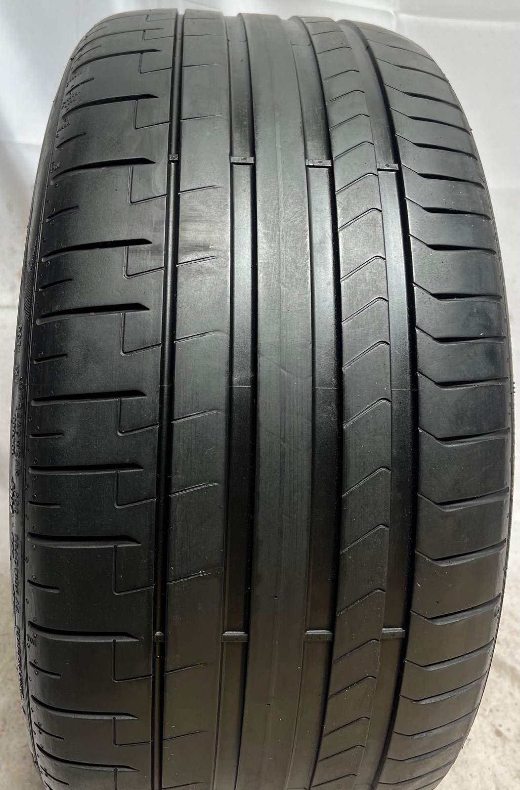 1 – NO REPAIRS 265/30ZR19 XL (93Y) Pirelli P Zero PZ4 (AO) Audi OEM – 5078