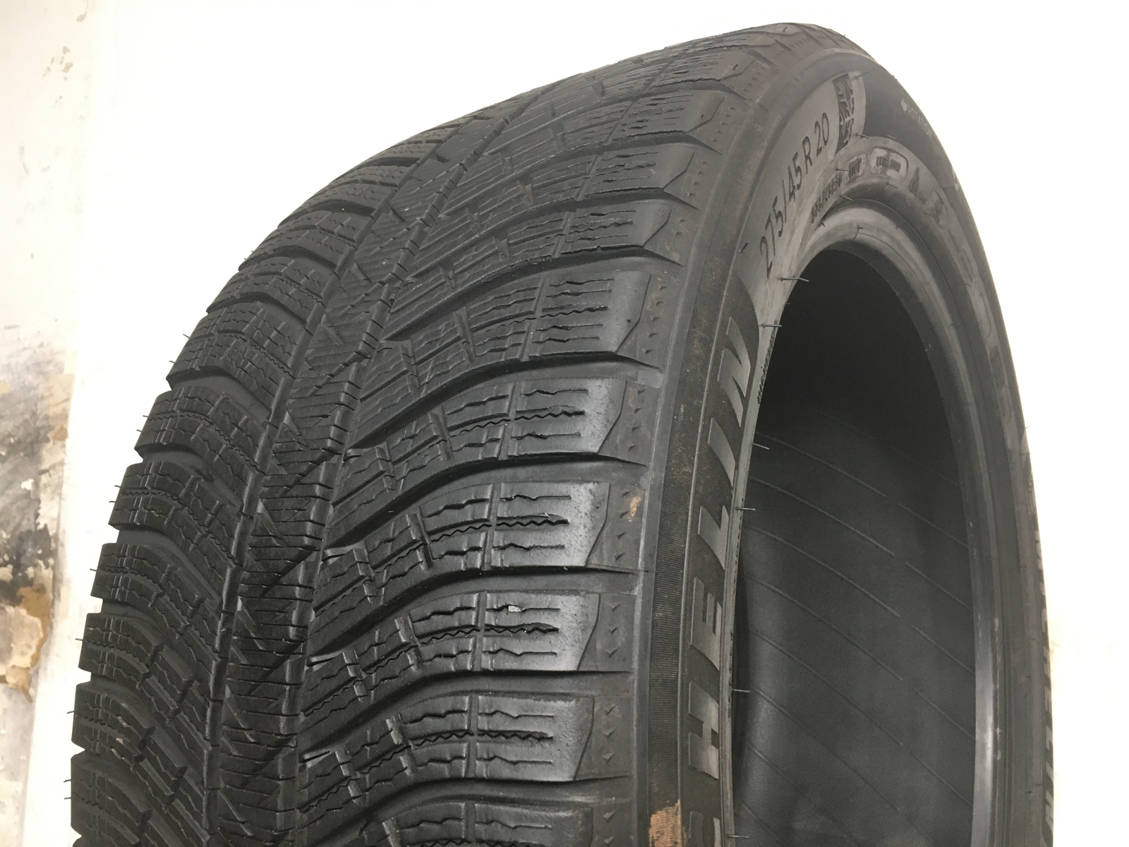 [1] Michelin Pilot Alpin 5 SUV P275/45R20 275 45 20 Tire 9.5-9.75/32