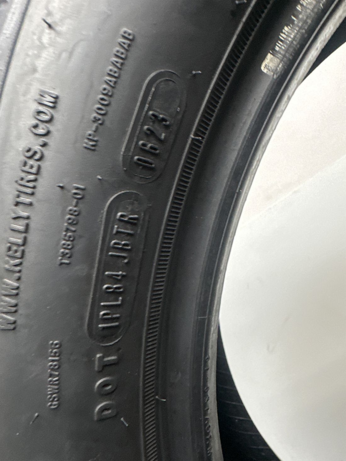 1 Kelly Edge Touring A/S Used Tire P235/50R19 2355019 235/50/19 10/32
