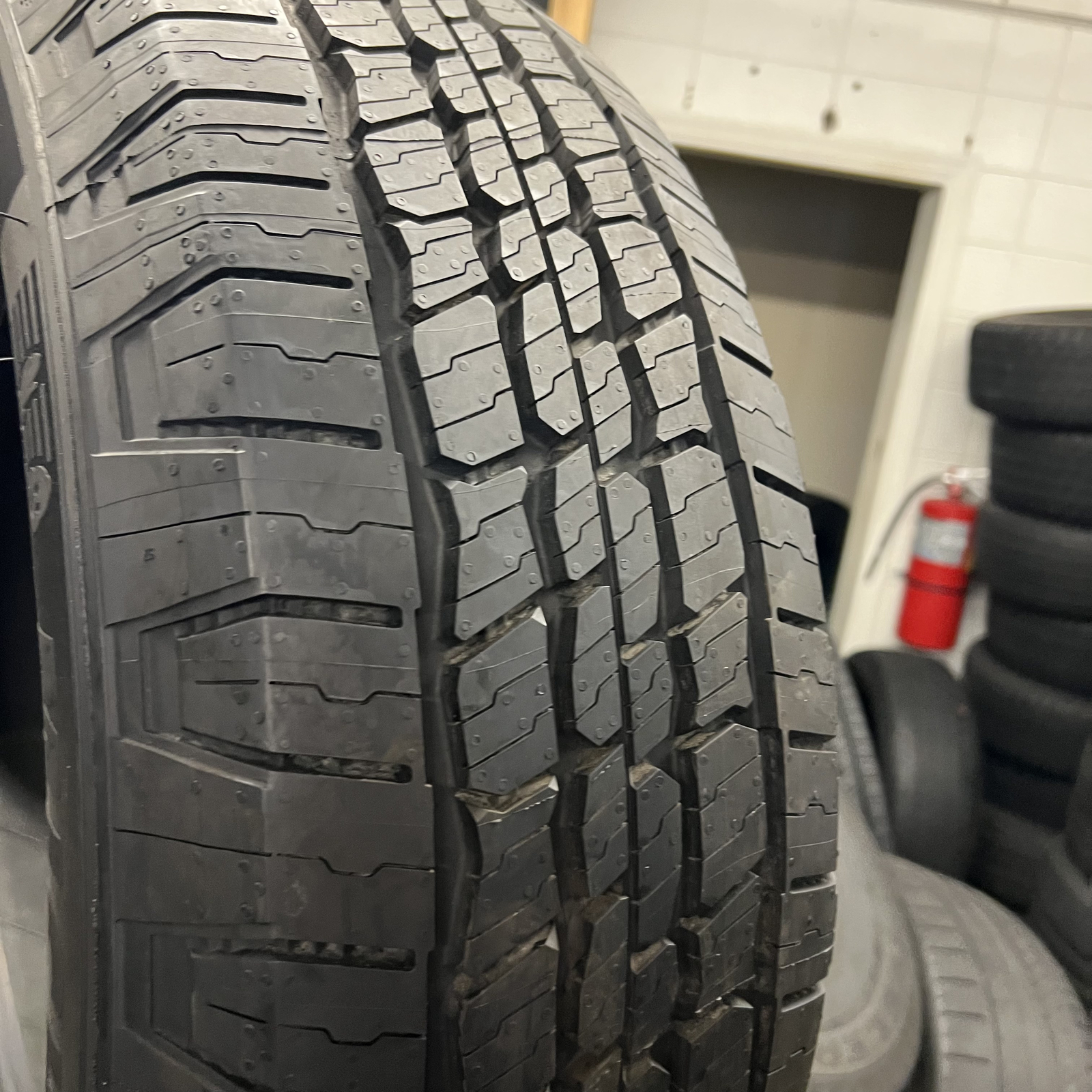 Set Of 2 Tires New Michelin LTX Trail 265/70R18 116S D.O.T.3923-4723 10/32 New
