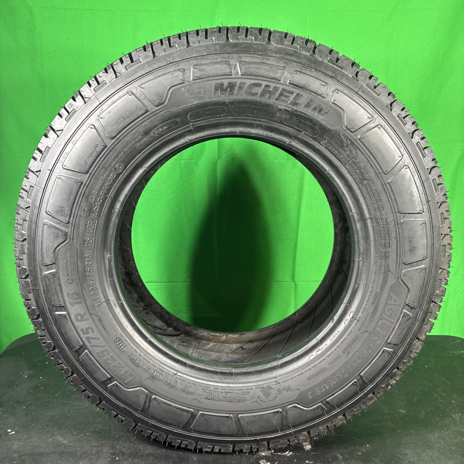 Single,Used-LT225/75R16 Michelin Agilis Crossclimate 115/112R 11/32 DOT 1525