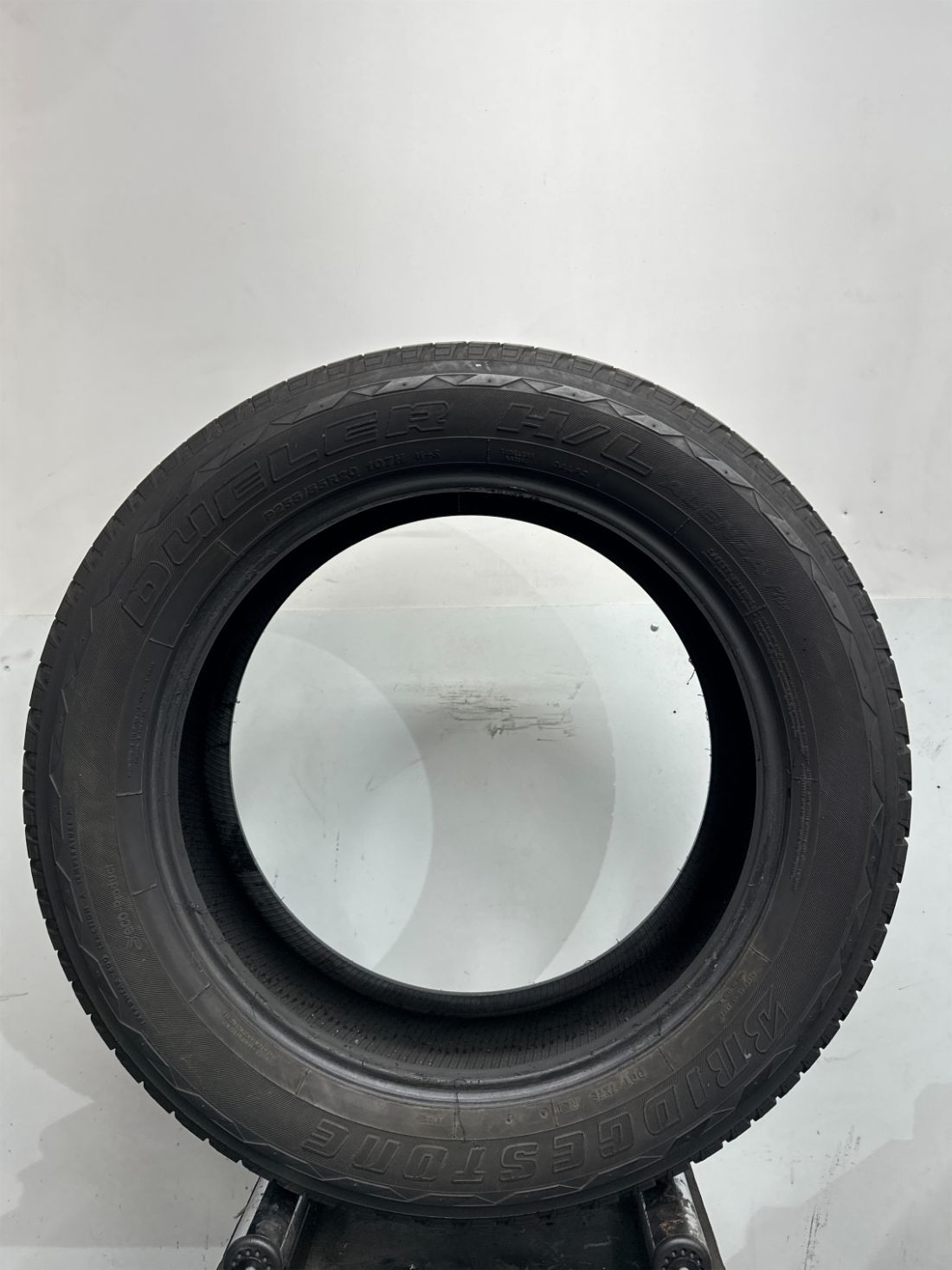 1 Bridgestone Dueler HL Alenza Plus P255/55R20 2555520 255/55/20 107 H – 8/32