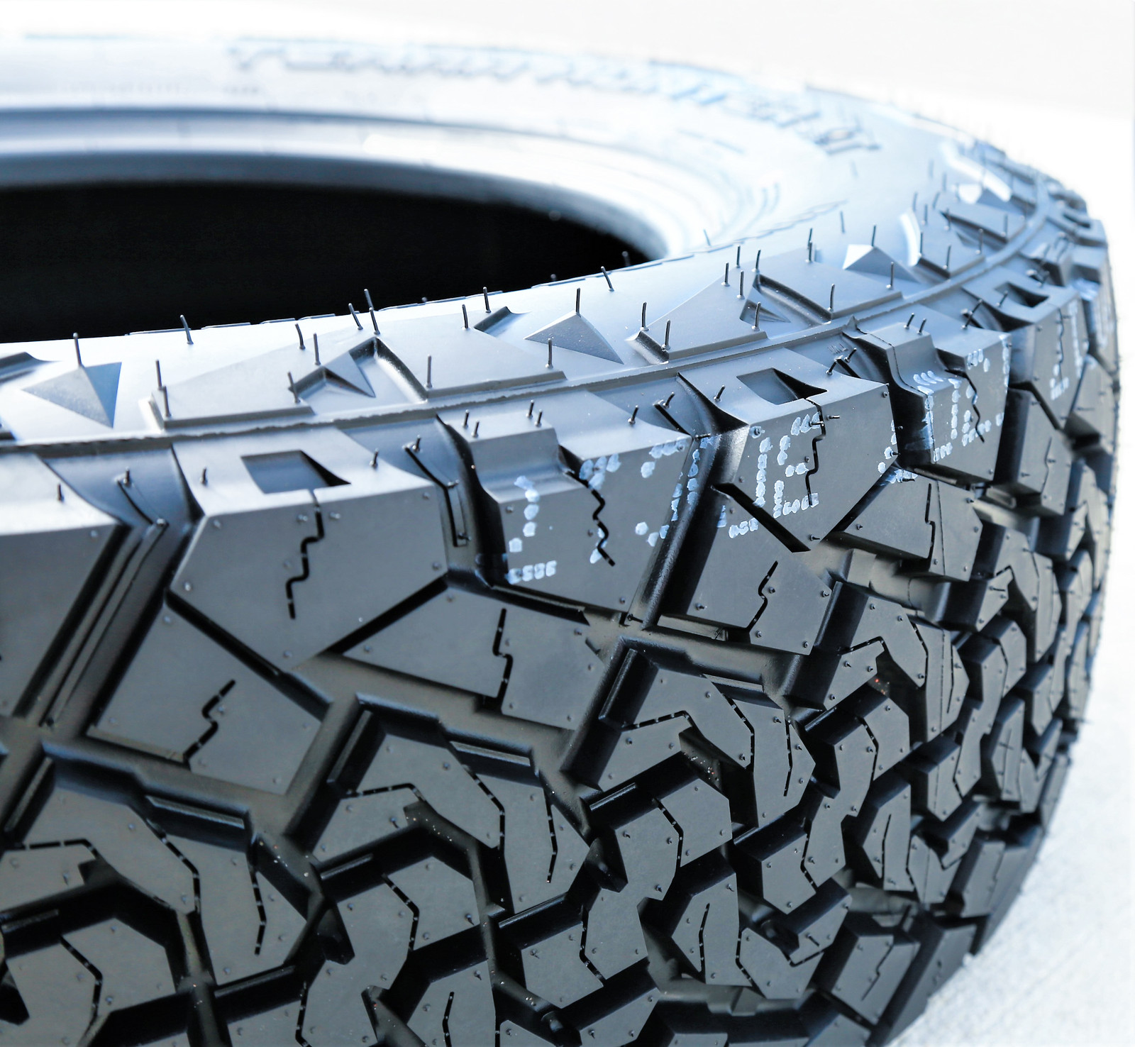 4 Tires Venom Power Terra Hunter X/T 245/70R16 111T XL XT Extreme Terrain