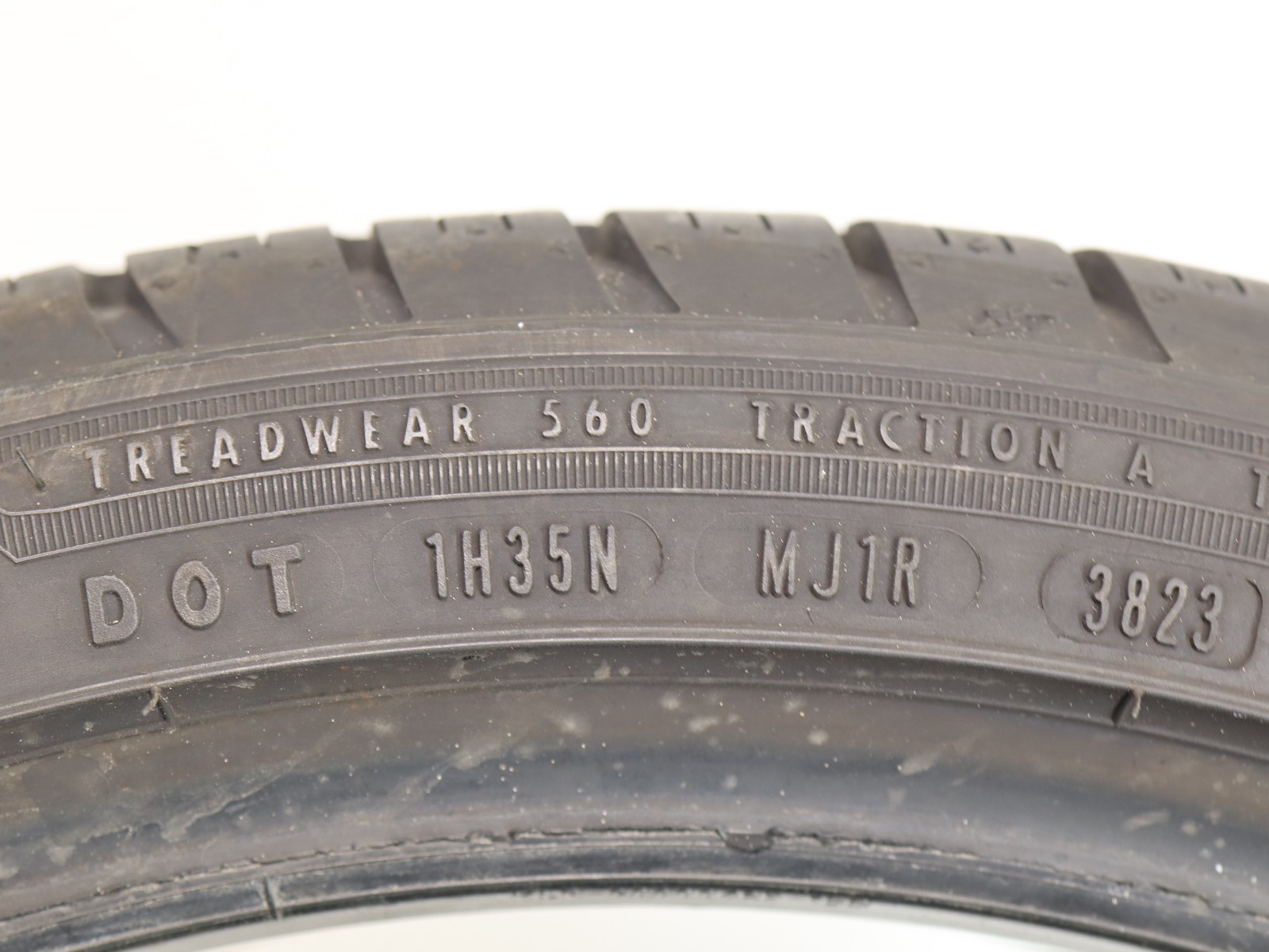 225/40R18 Goodyear Eagle Sport AO 92H DOT 3823 9.5/32 1J154