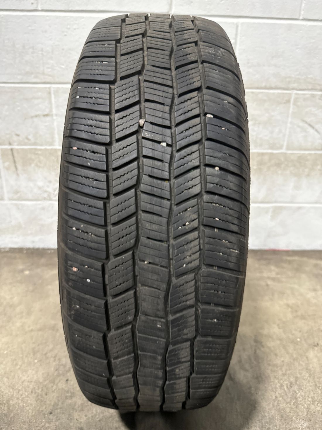 1x P225/65R17 General Altimax 365 AW 8/32 Used Tire