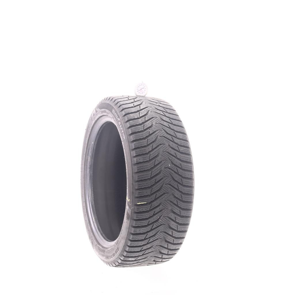 Used 225/45R17 Kumho Wintercraft Ice Wi31 Plus 94T – 9/32