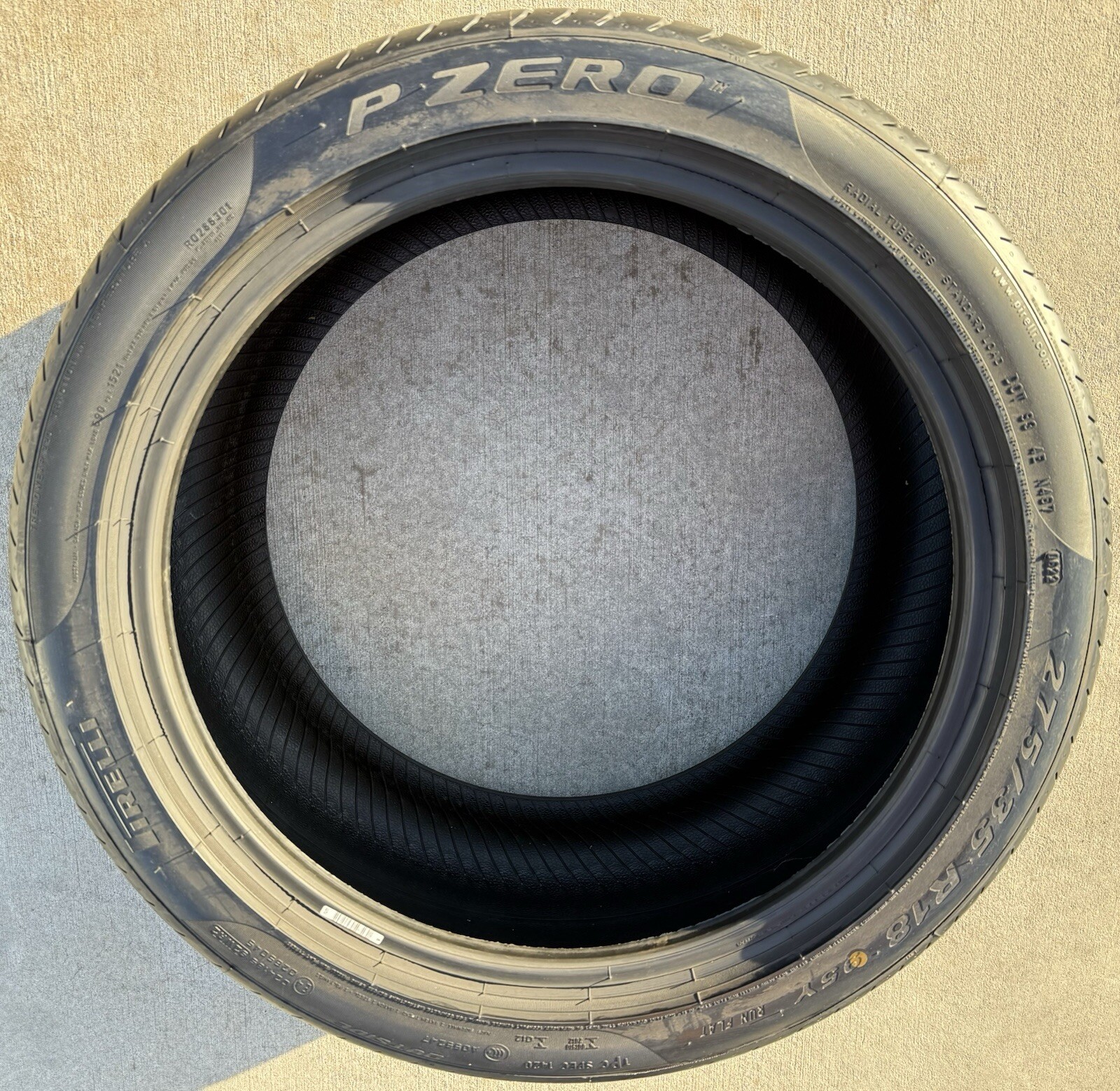 Set of TWO BRAND NEW 275/35R18 95Y Pirelli P Zero Run Flat Tires 2753518