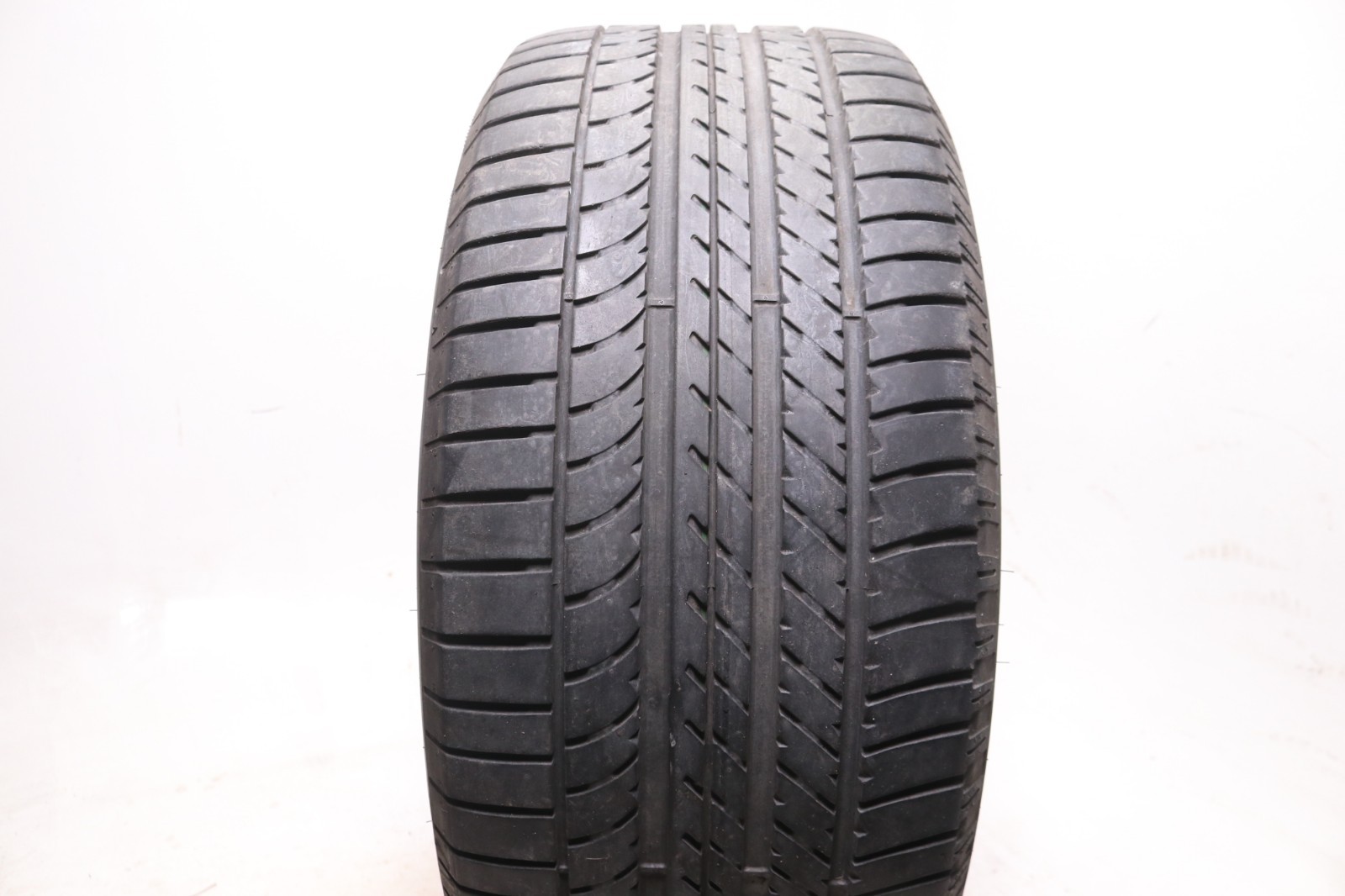Used 295/40R22 Goodyear Eagle F1 Asymmetric SUV MO1 – 112W – 8/32