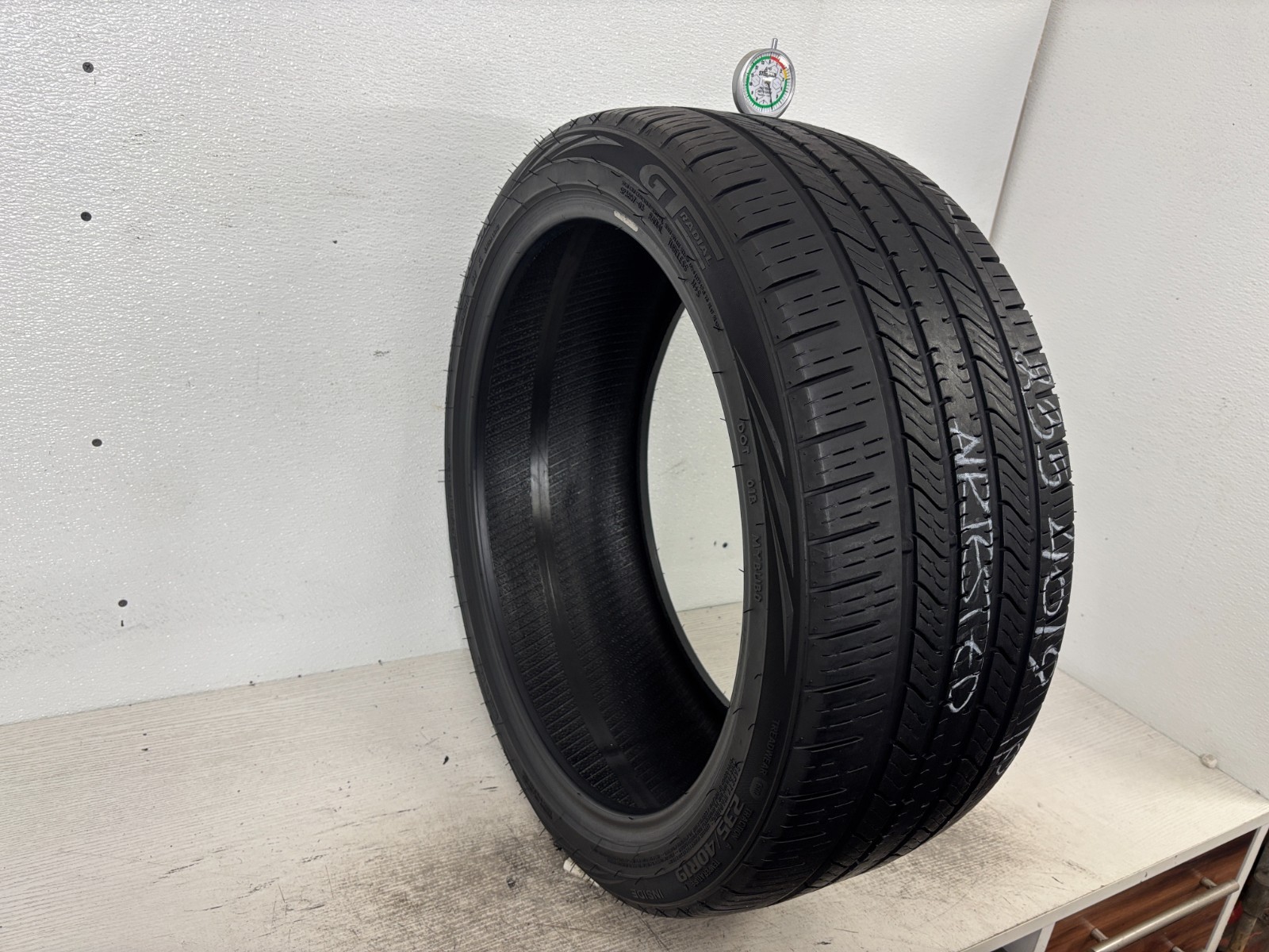 NO SHIPPING ONLY LOCAL PICK UP 1 tire 235 40 19 GT Radial Maxtour LX 96V