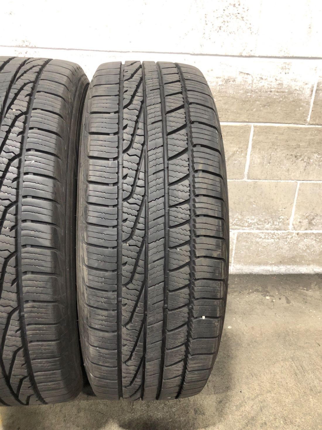 2x P255/65R18 Goodyear Assurance Weather Ready 10/32 111 T Used Tires 2556518